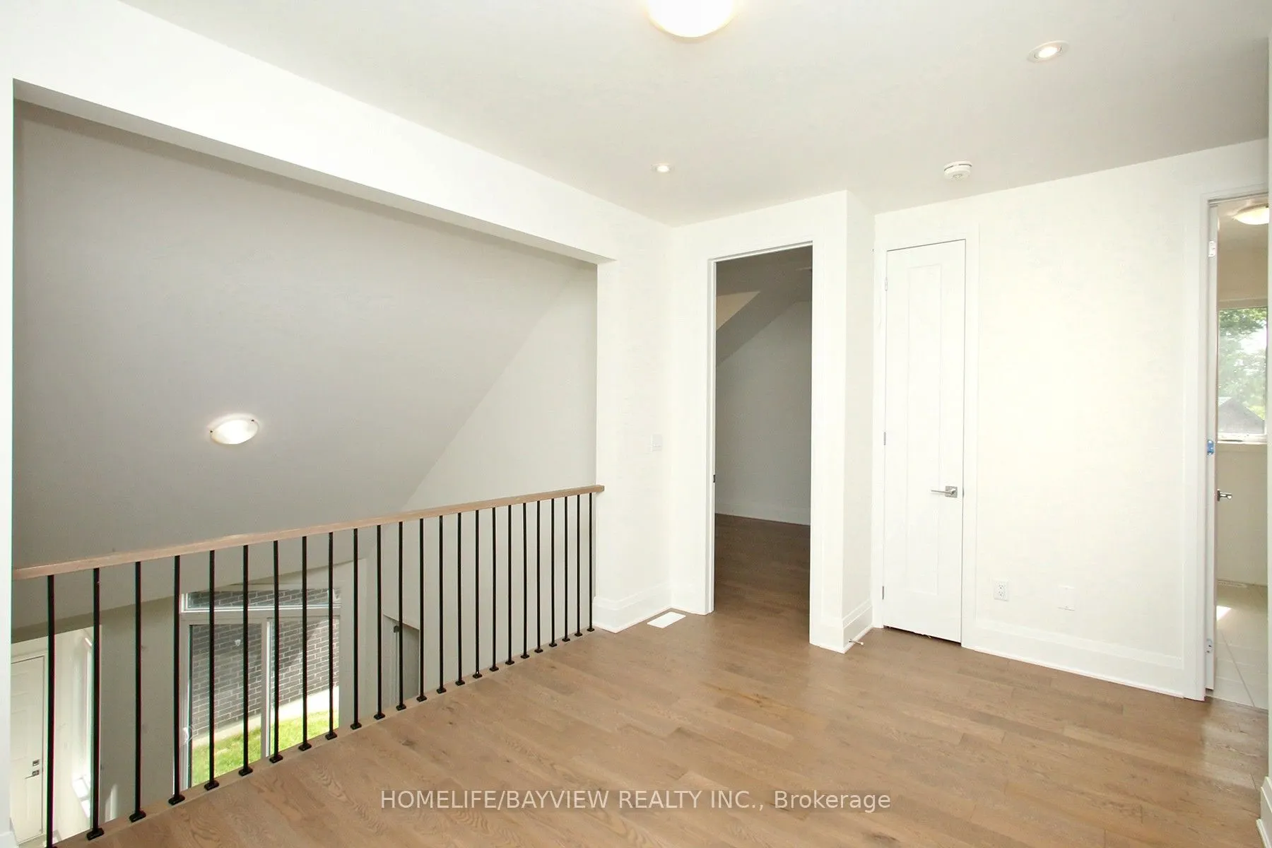 2 Vern Robertson Gate