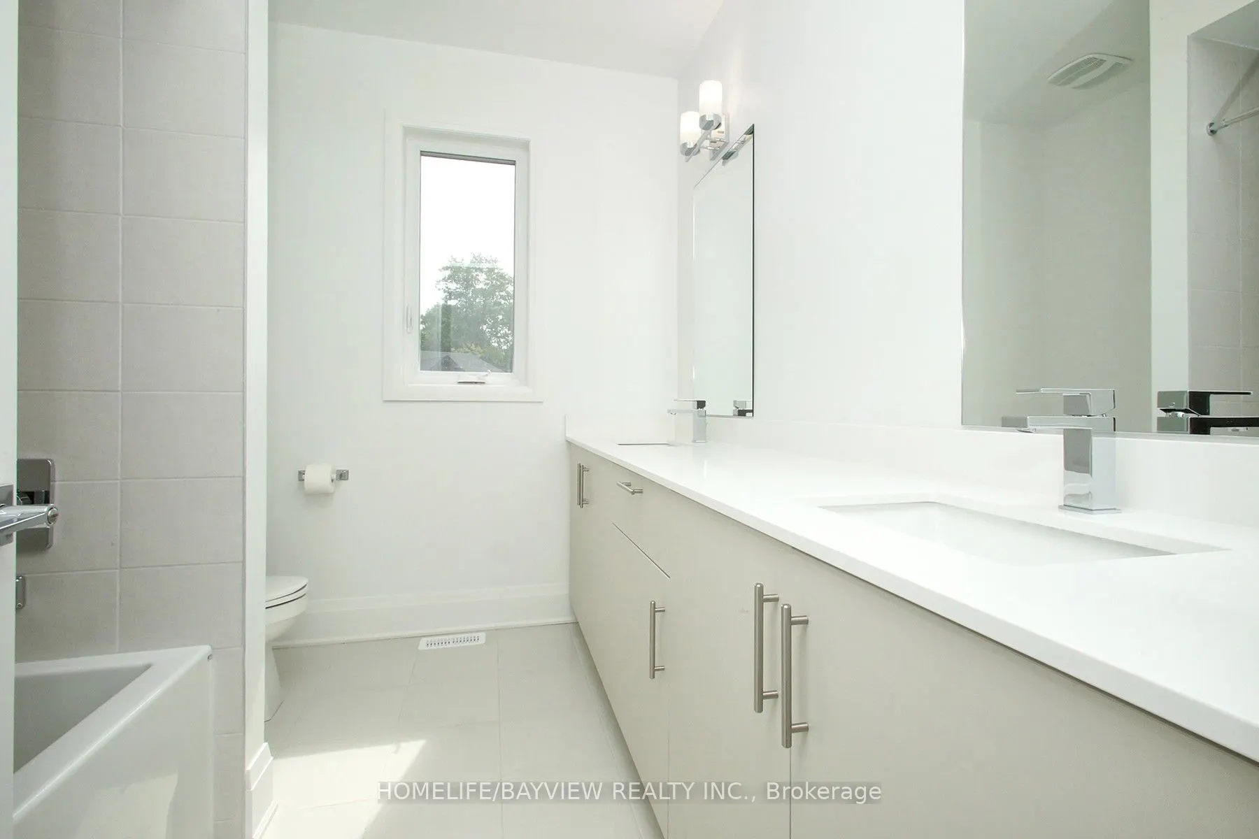 2 Vern Robertson Gate