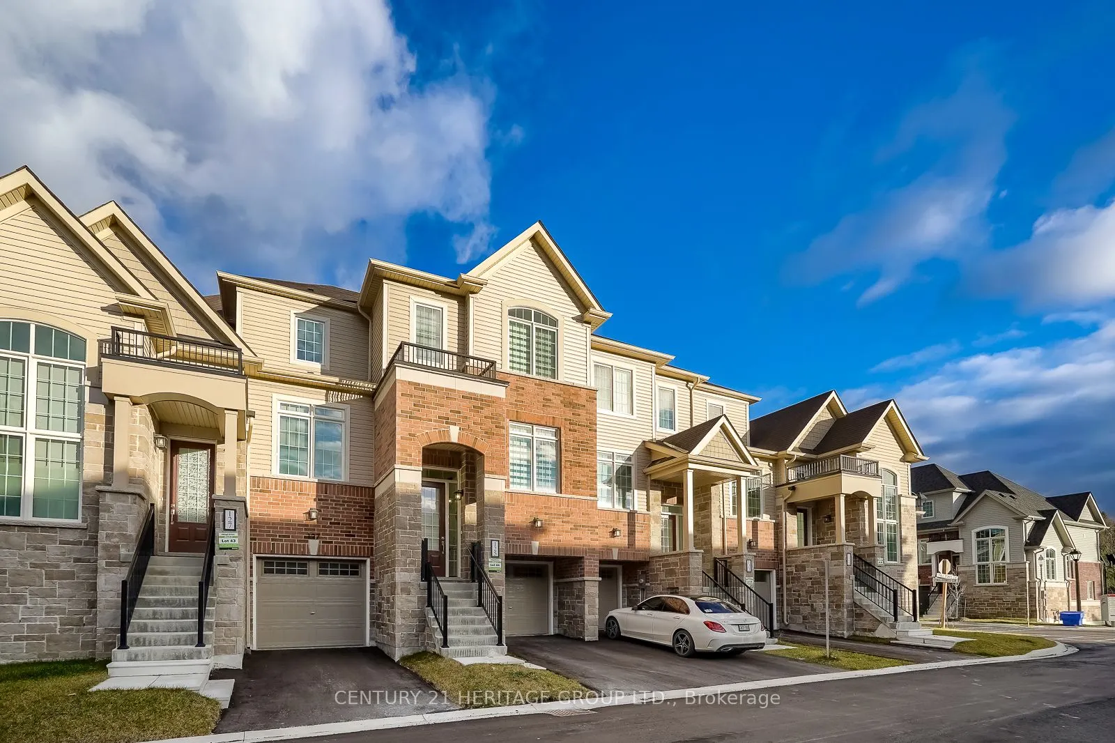 125 Lyall Stokes Circle