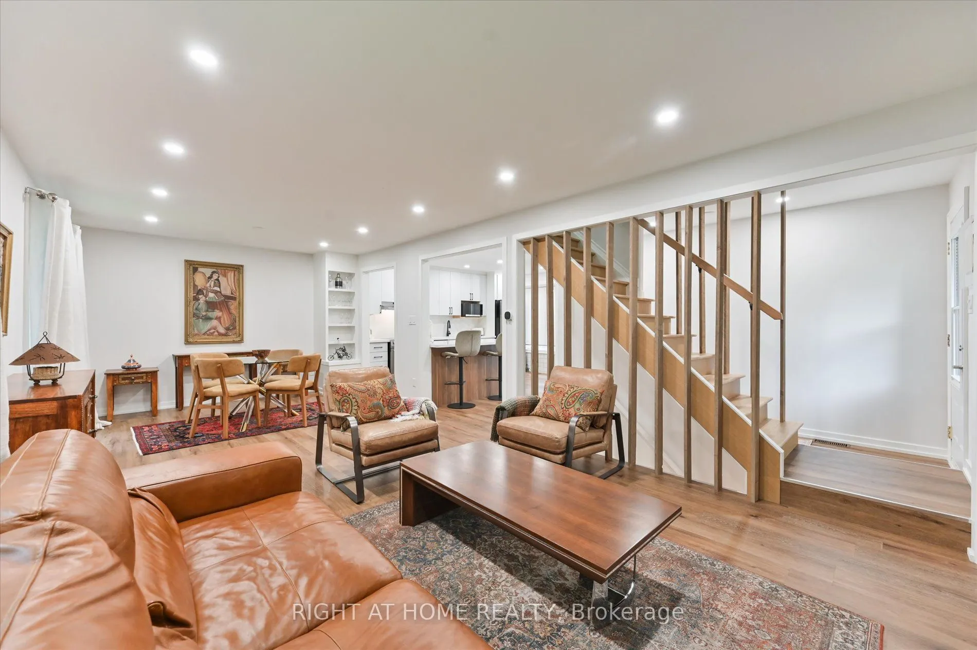 385 Borden Avenue