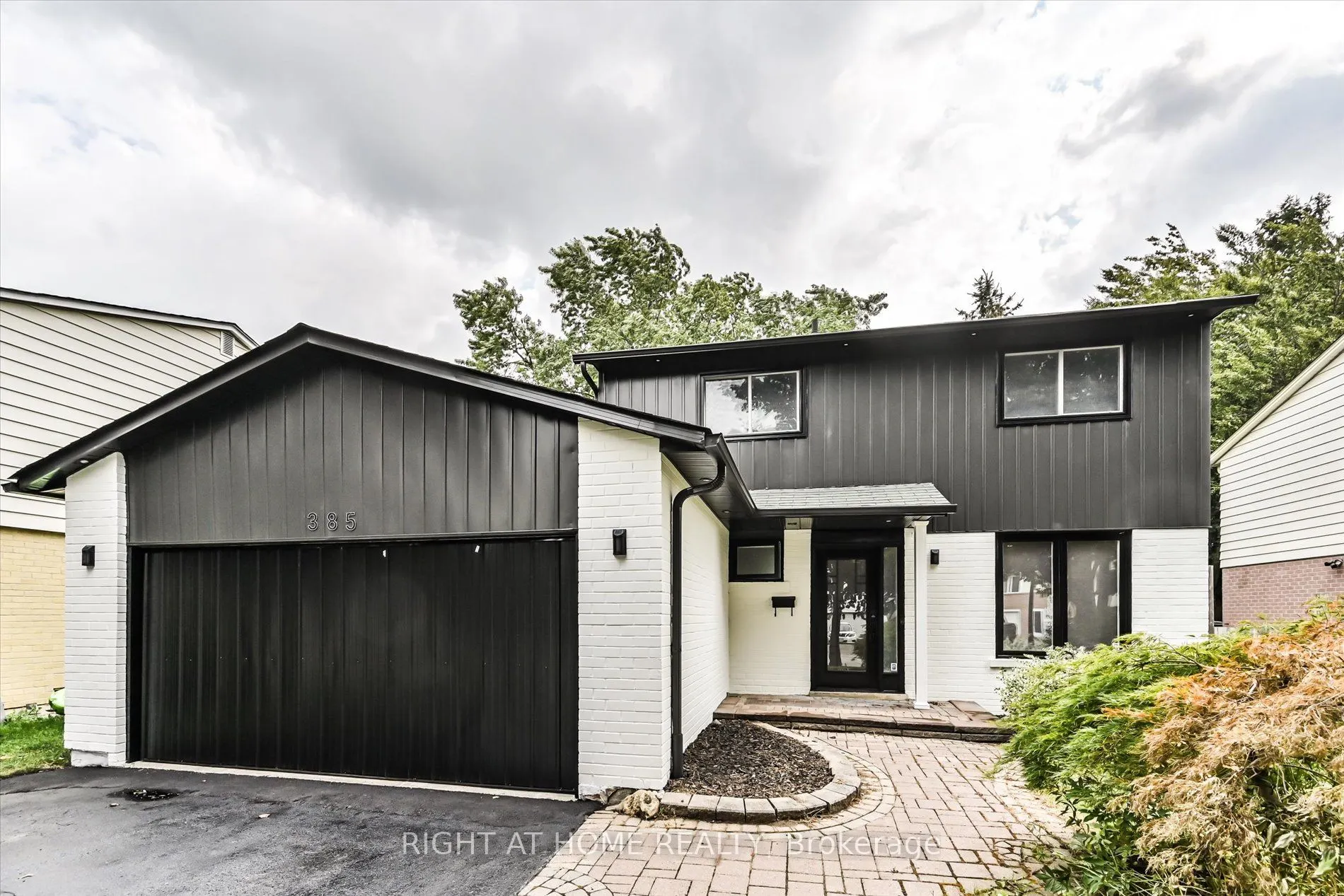 385 Borden Avenue