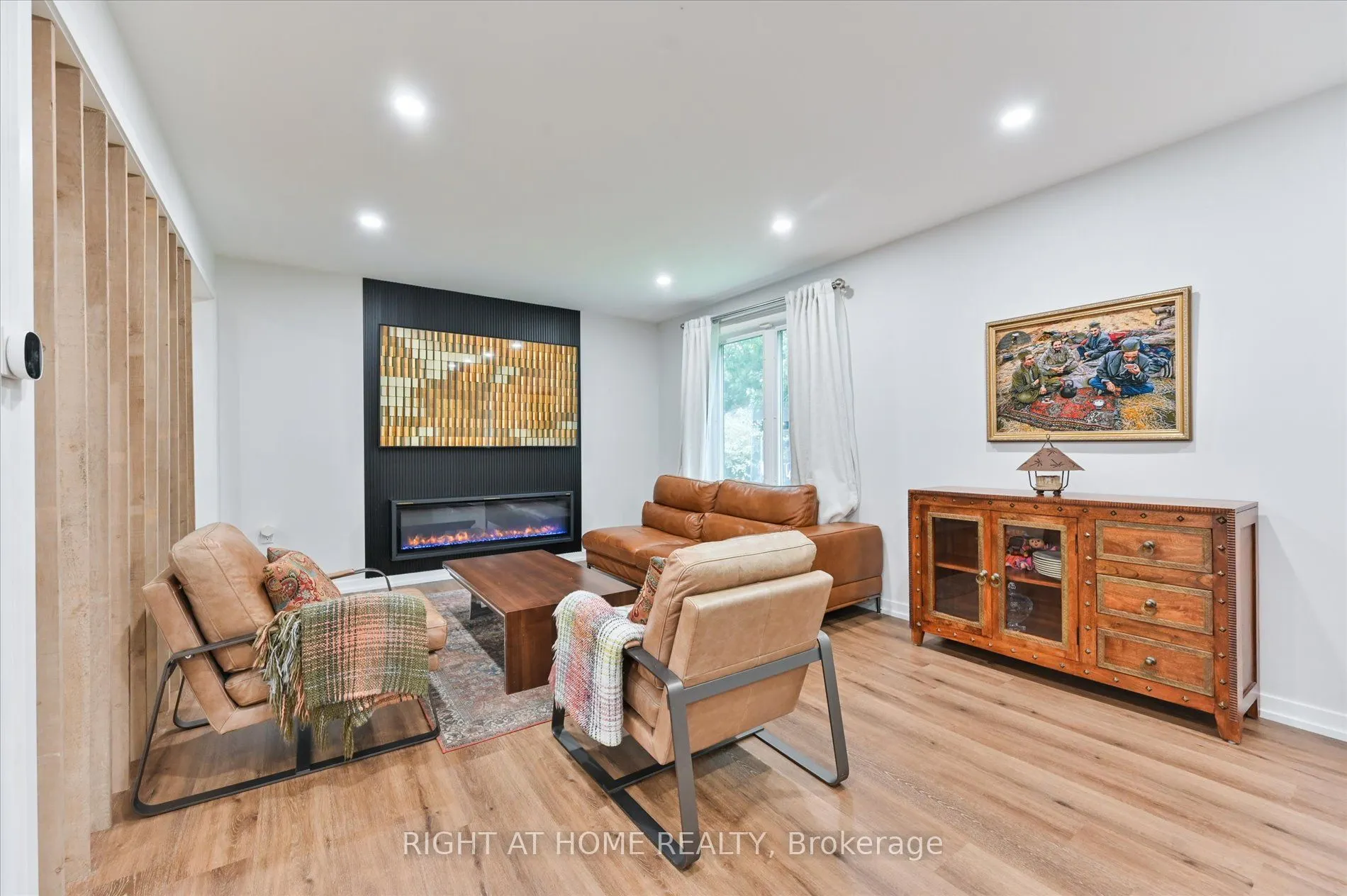 385 Borden Avenue