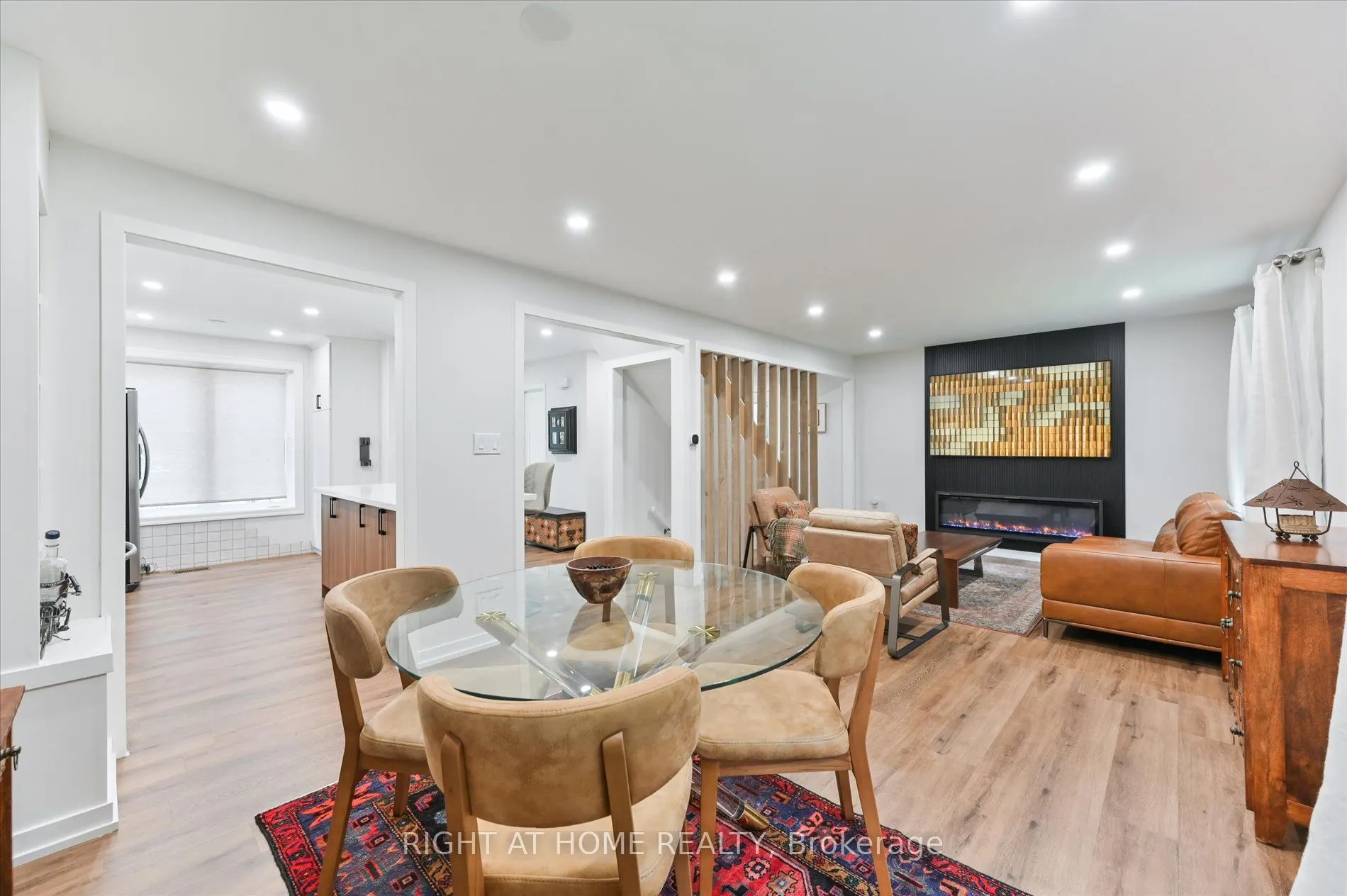 385 Borden Avenue