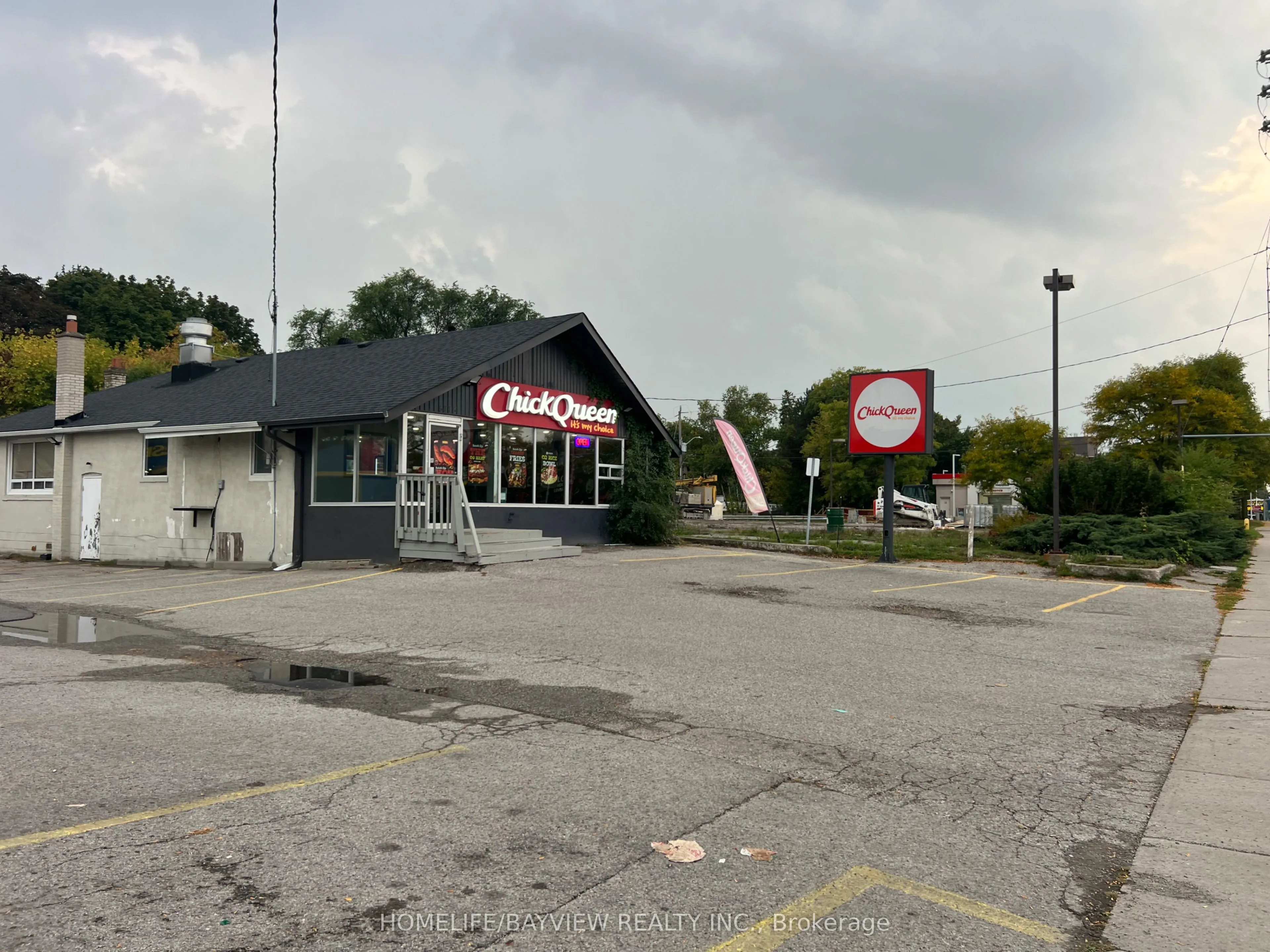 5775 Highway 7 E