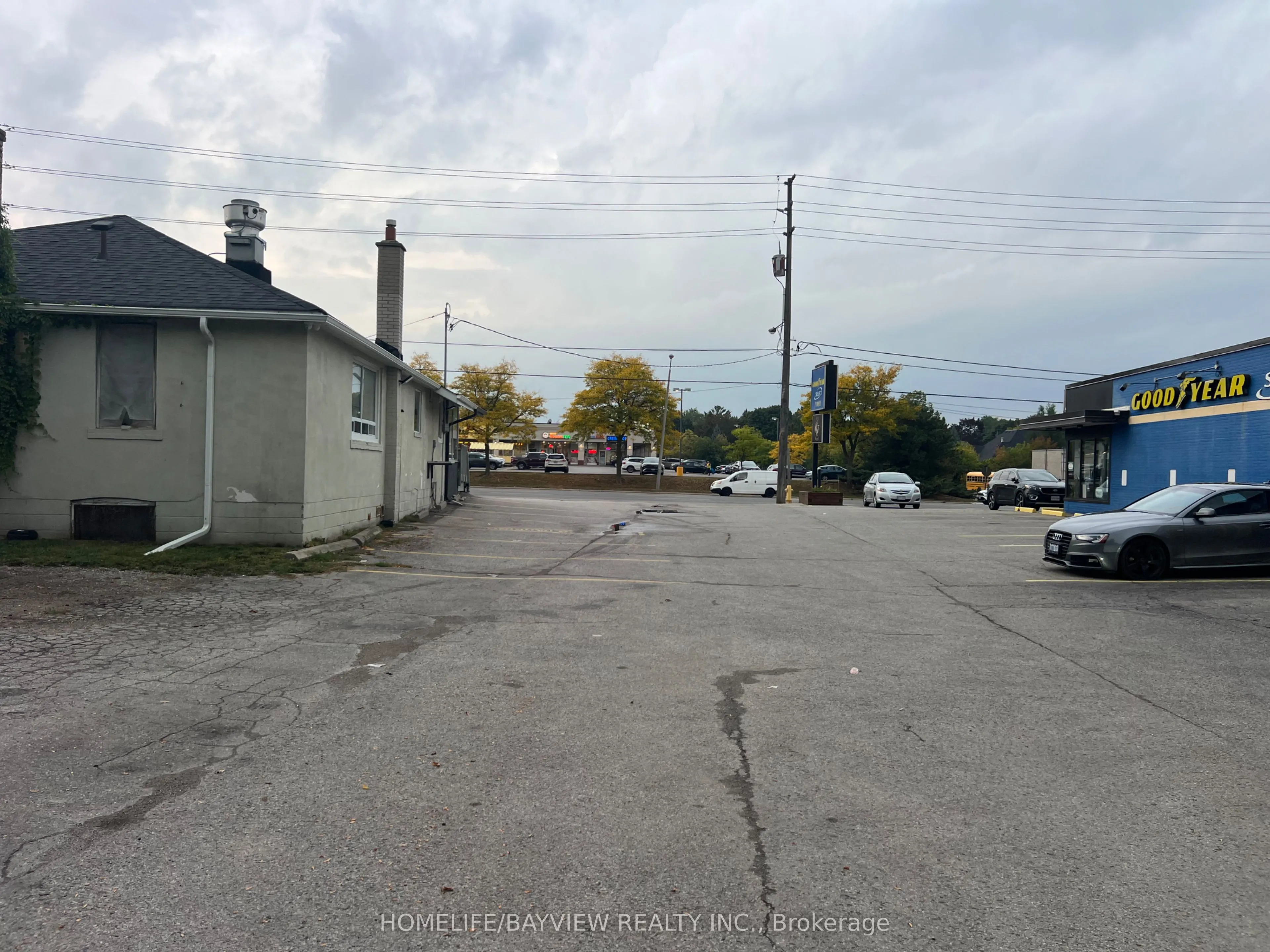 5775 Highway 7 E