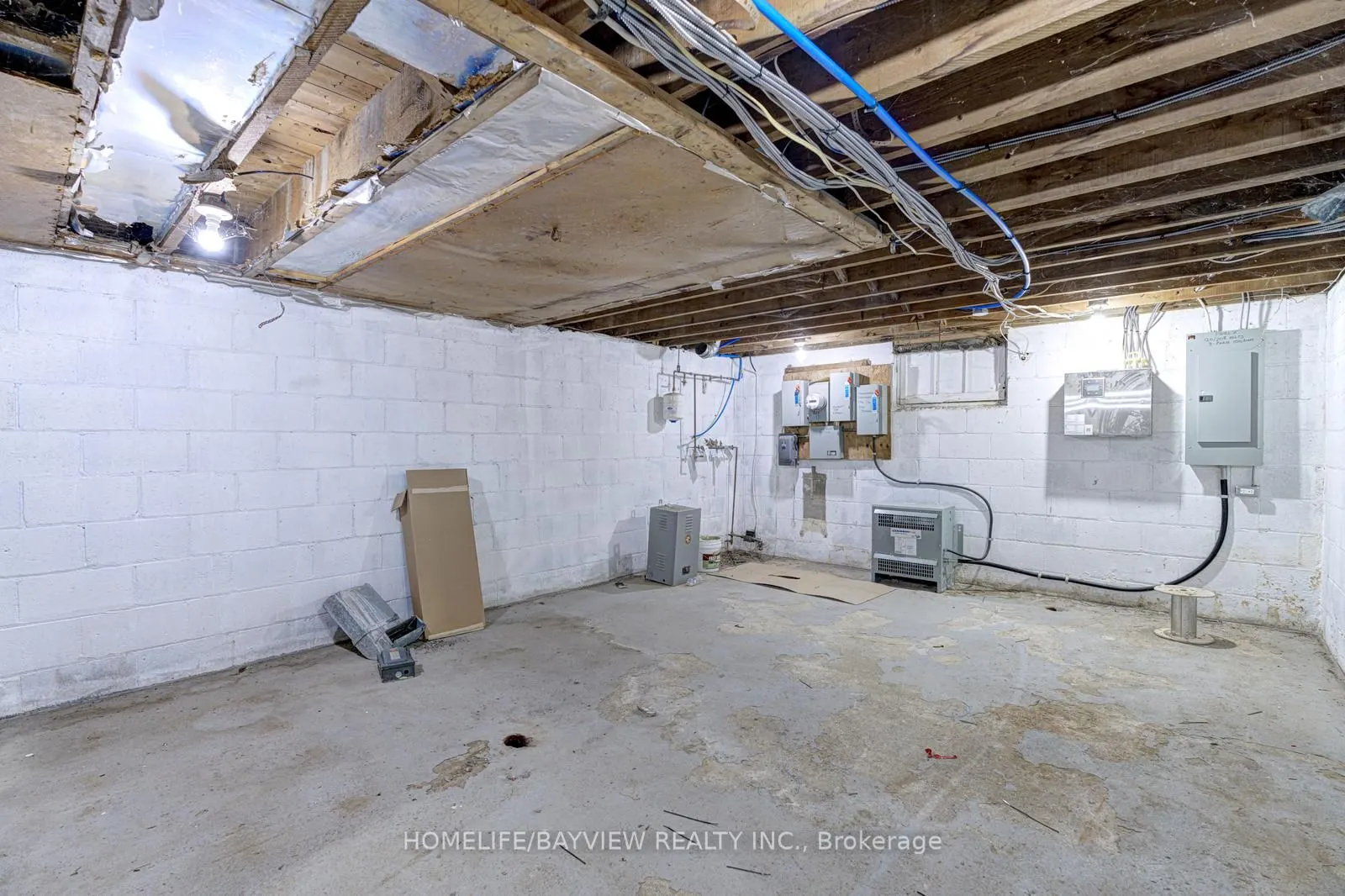 5775 Highway 7 E