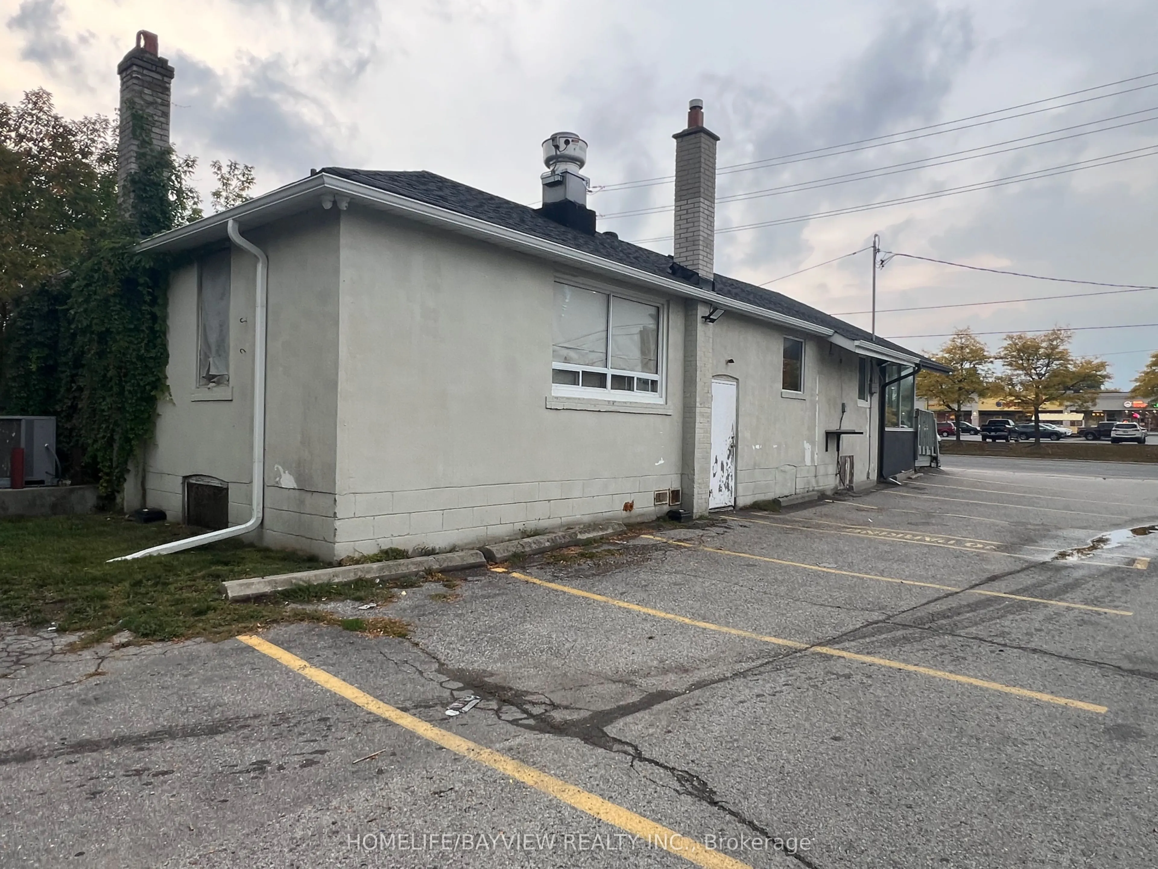 5775 Highway 7 E