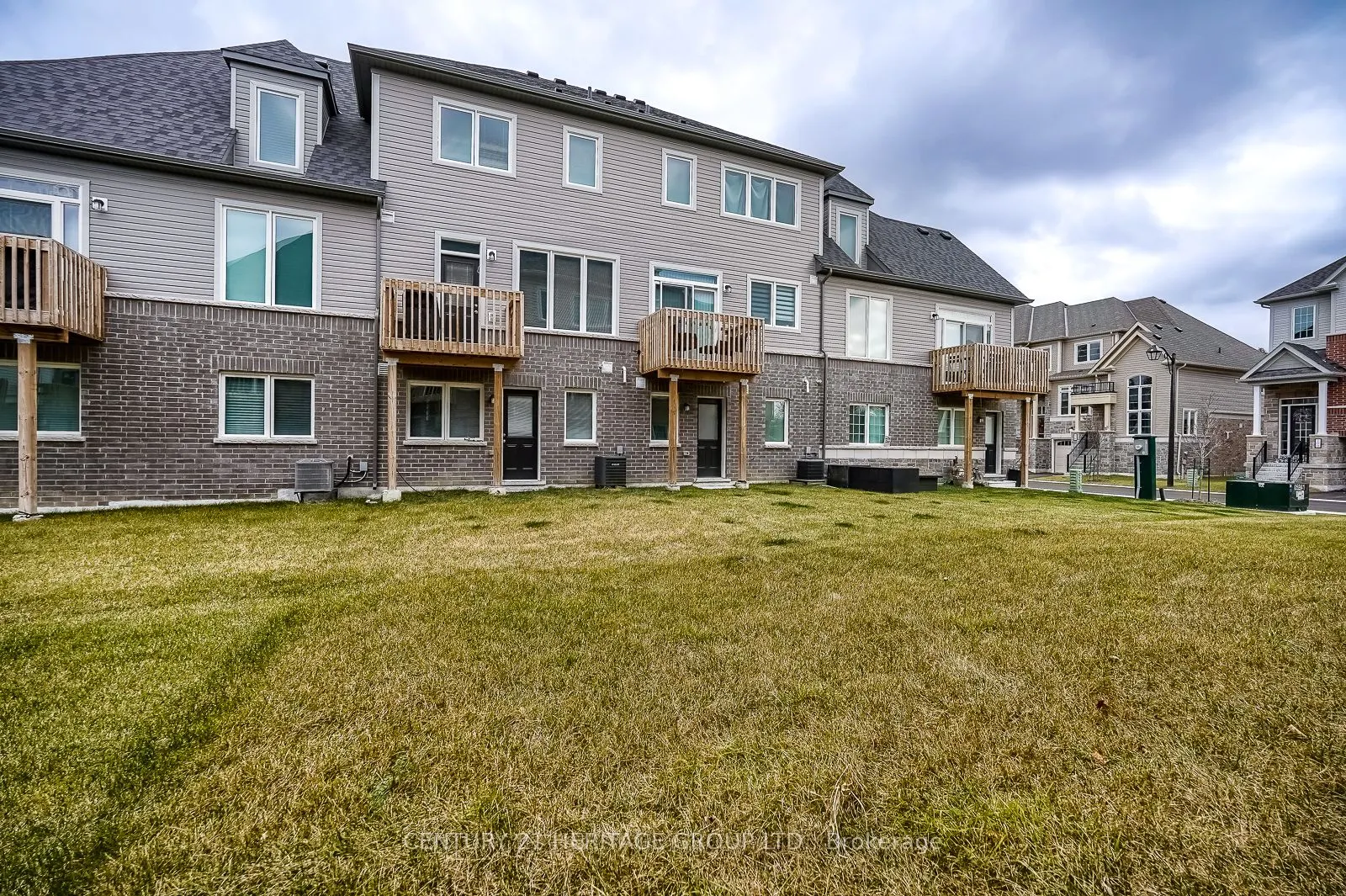 125 Lyall Stokes Circle