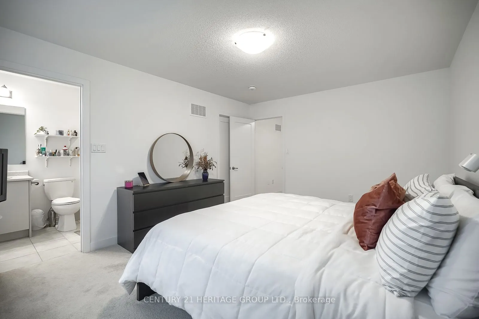 125 Lyall Stokes Circle