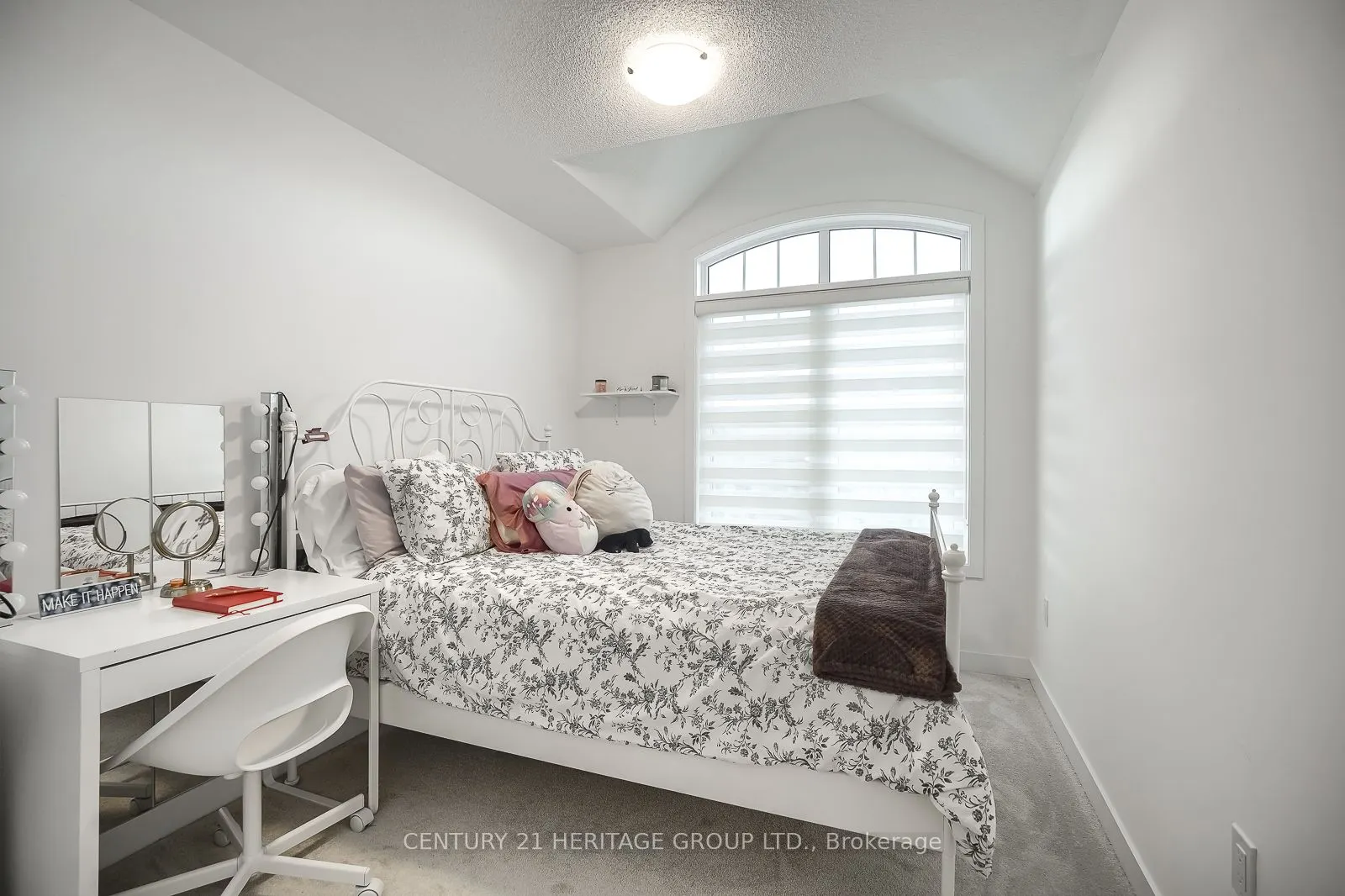 125 Lyall Stokes Circle