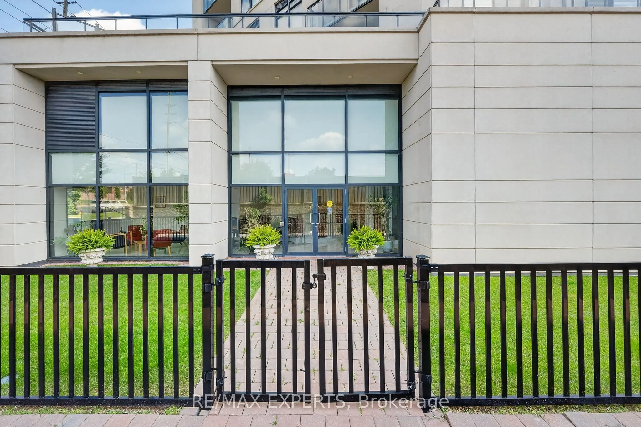 12 Woodstream Boulevard, #6