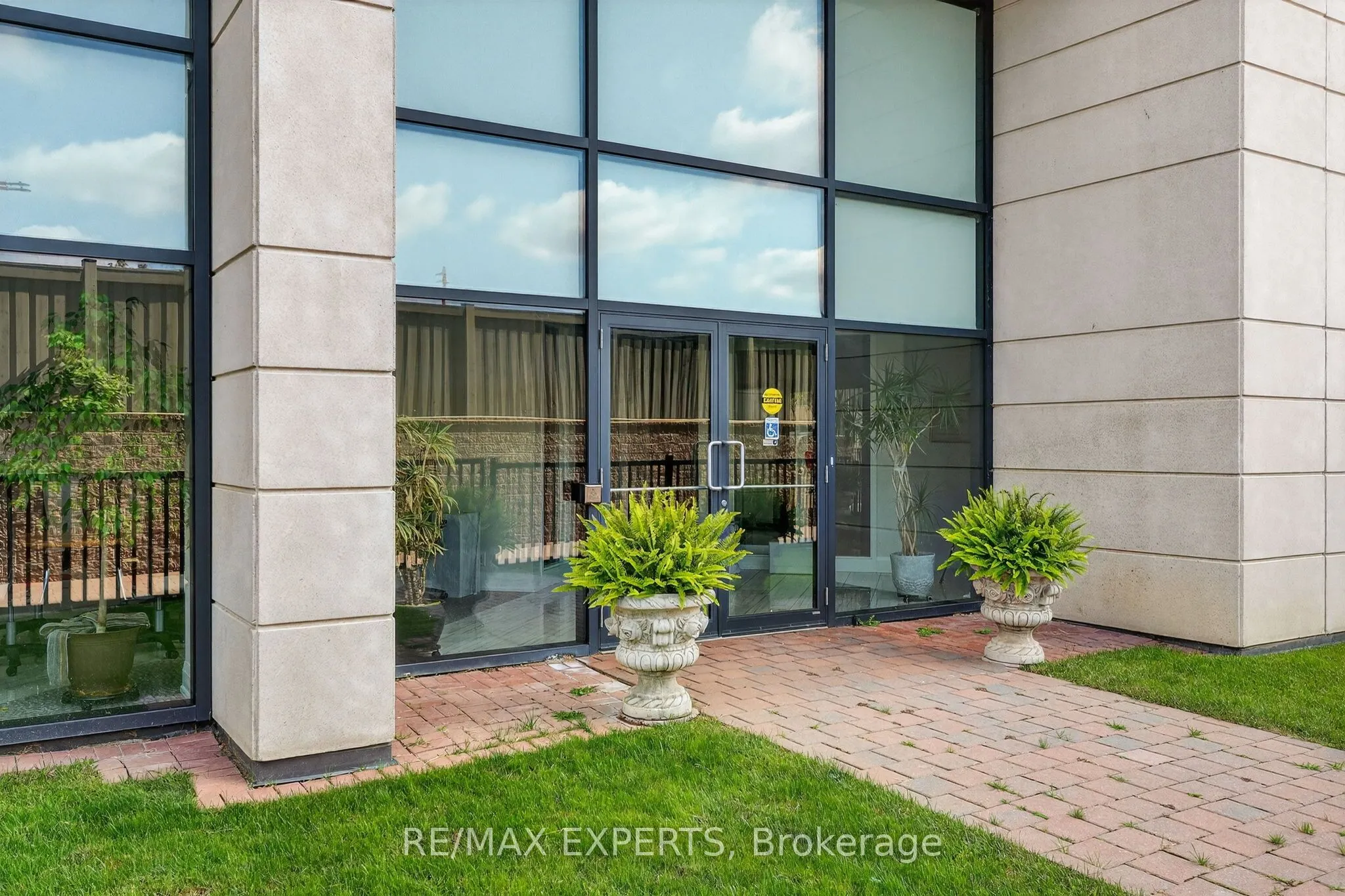 12 Woodstream Boulevard, #6