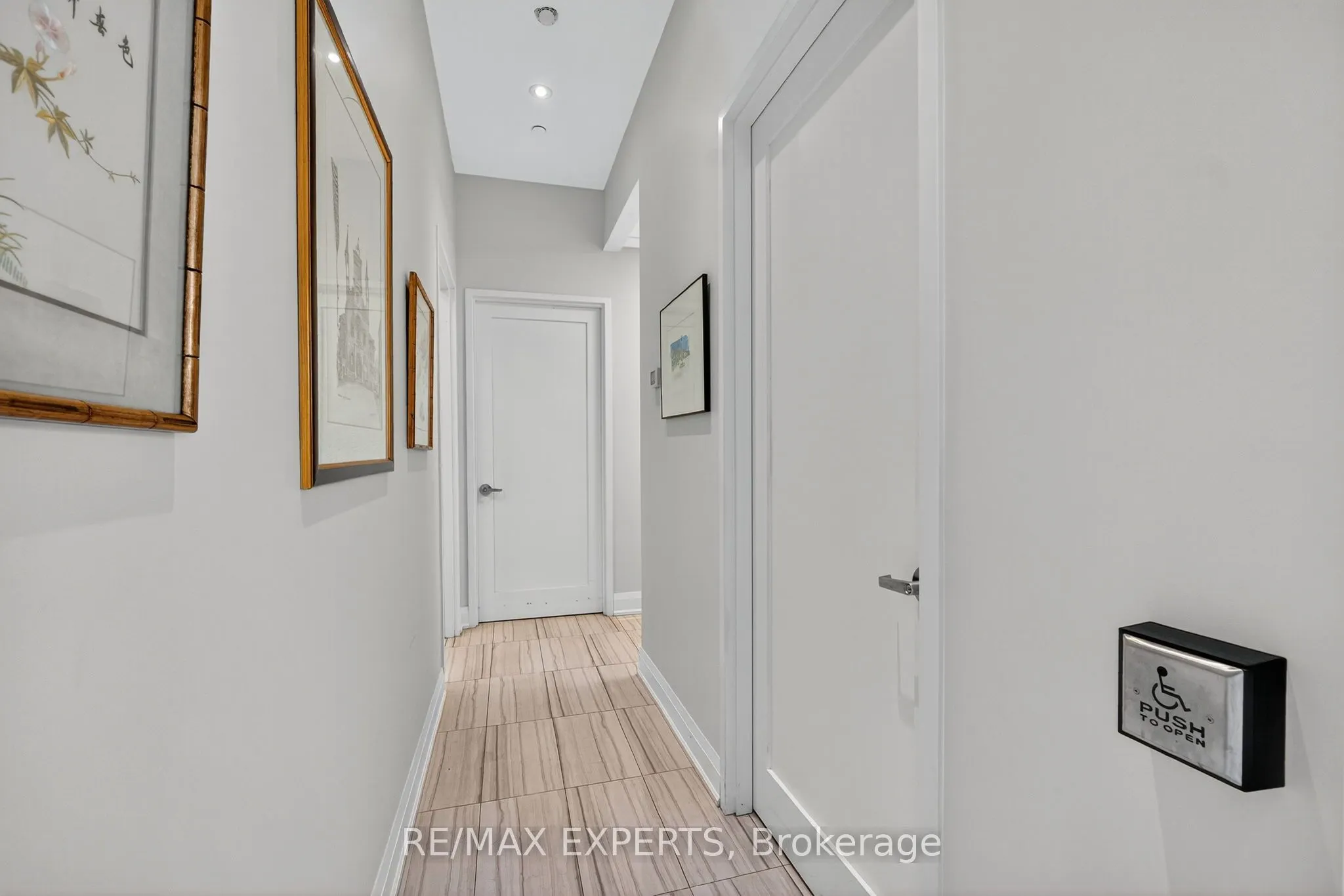 12 Woodstream Boulevard, #6