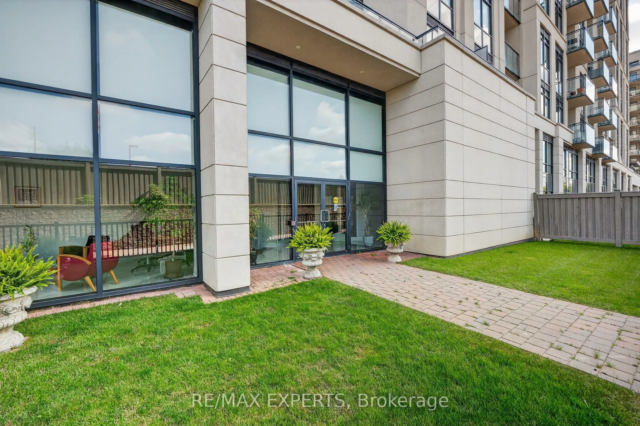 12 Woodstream Boulevard, #6