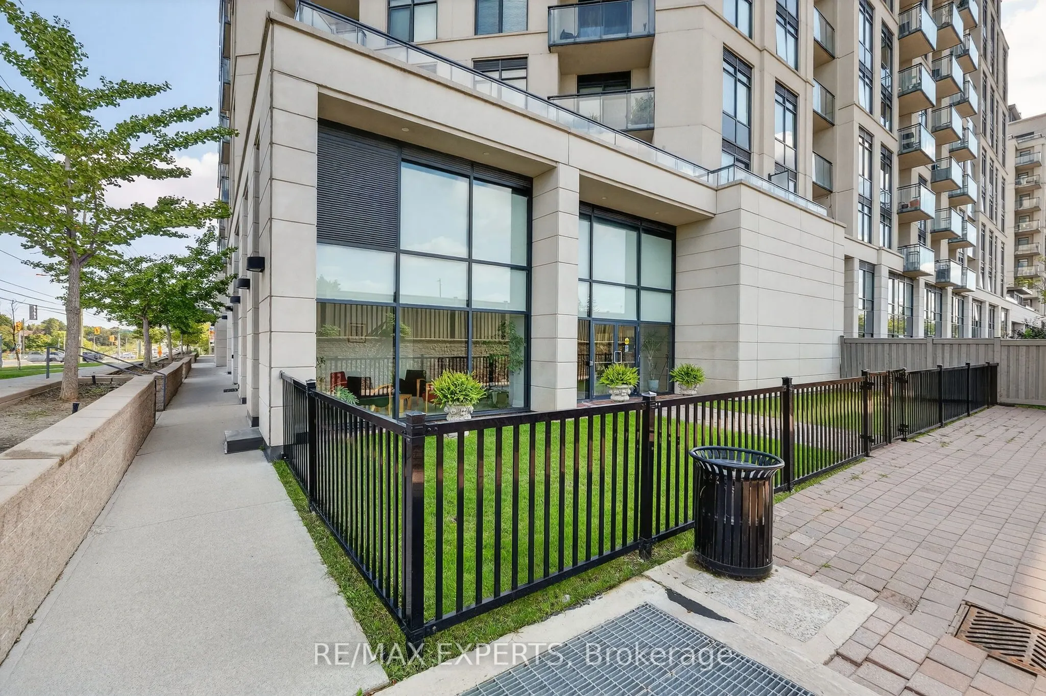 12 Woodstream Boulevard, #6