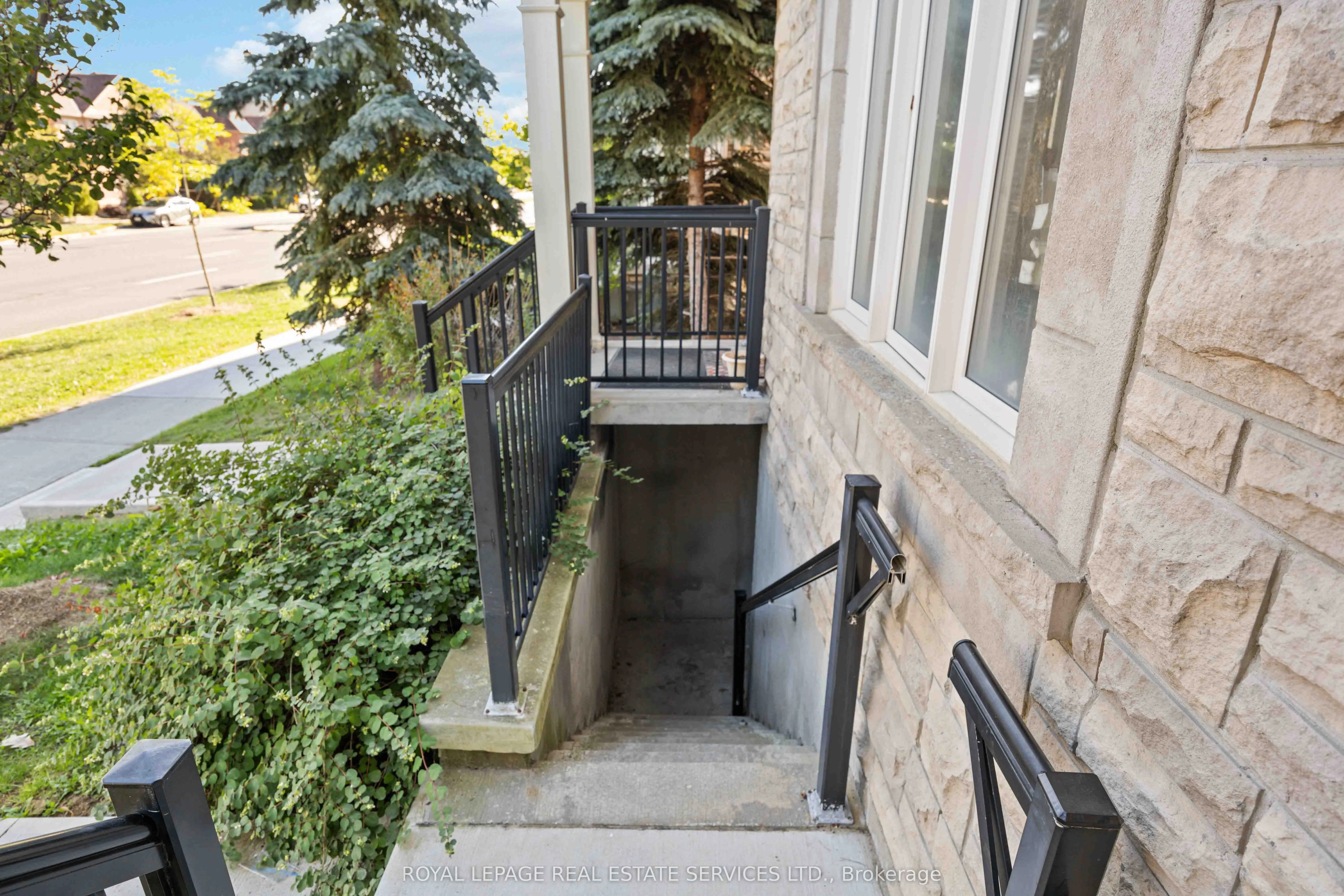 2179 Bur Oak Avenue, #55