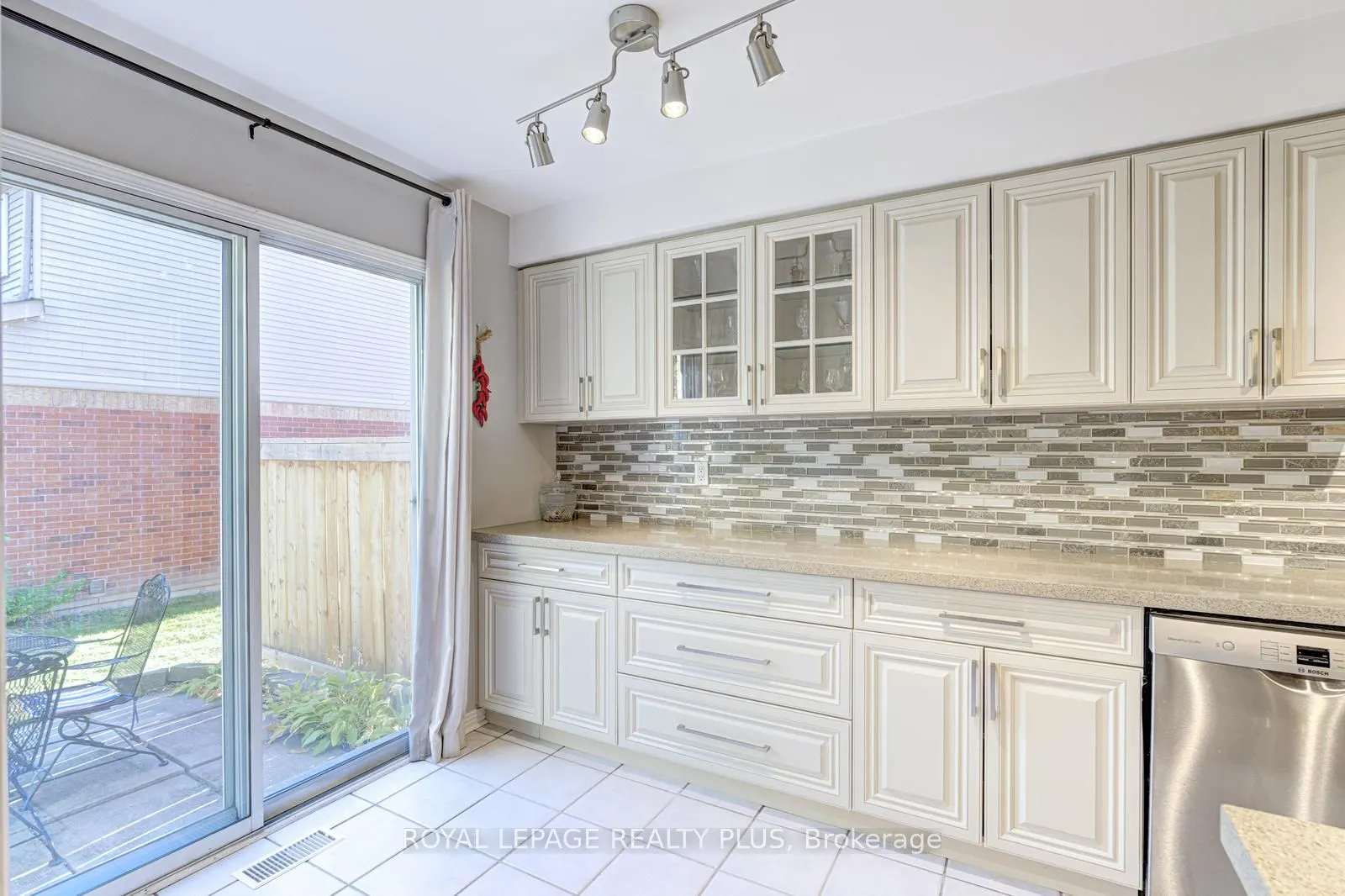 767 Playter Crescent, #767