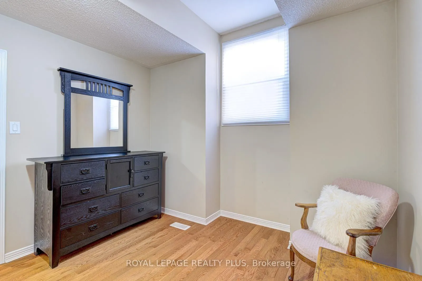 767 Playter Crescent, #767