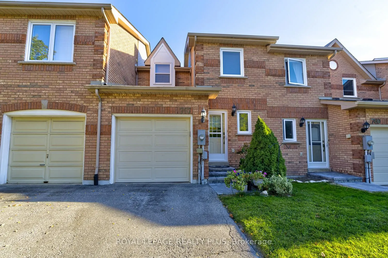 767 Playter Crescent, #767