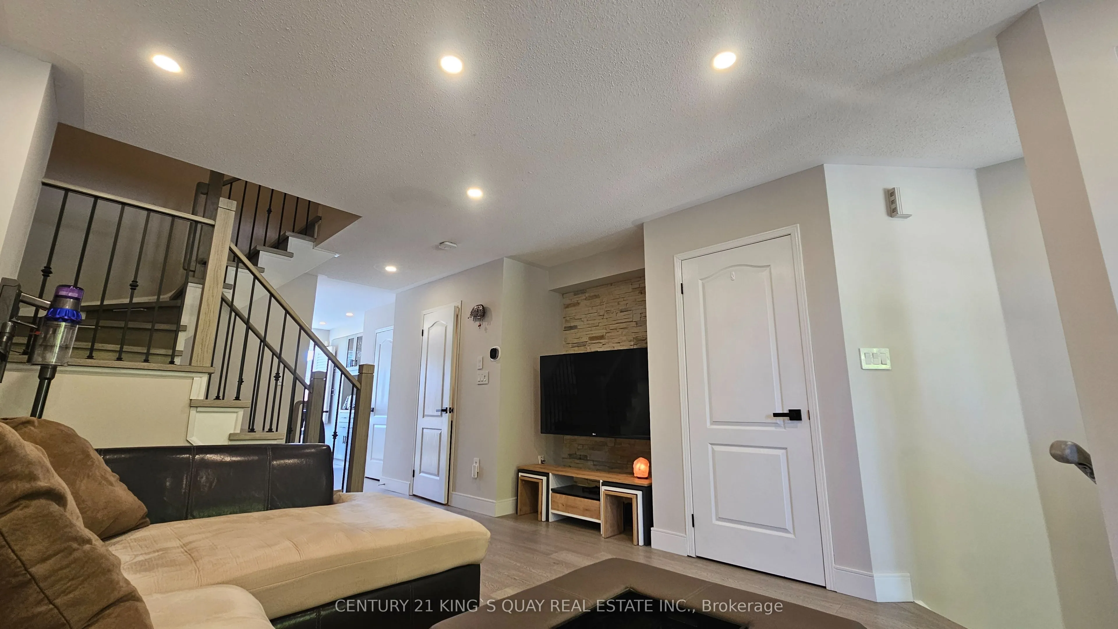 759 Cornell Rouge Boulevard