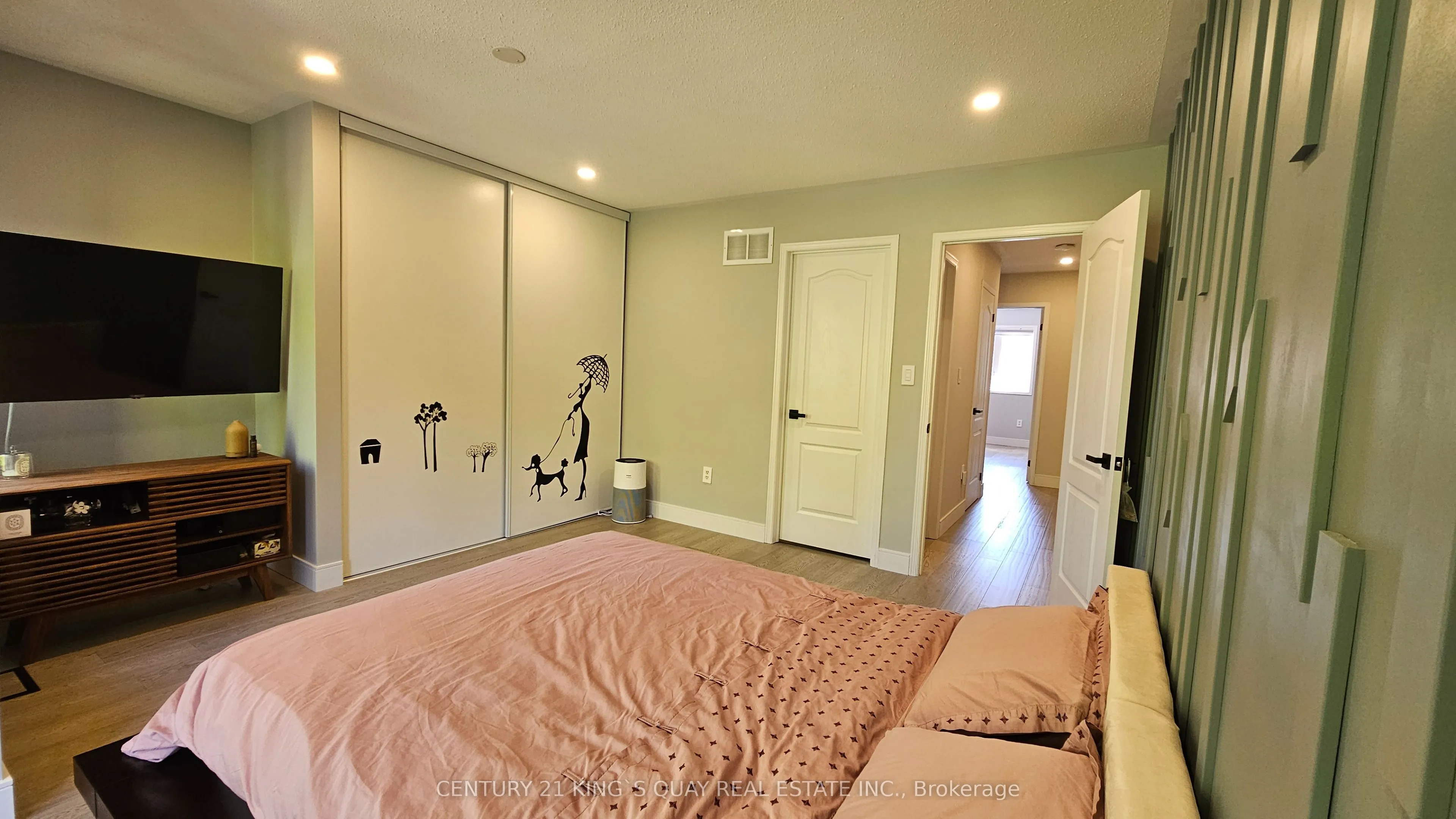 759 Cornell Rouge Boulevard