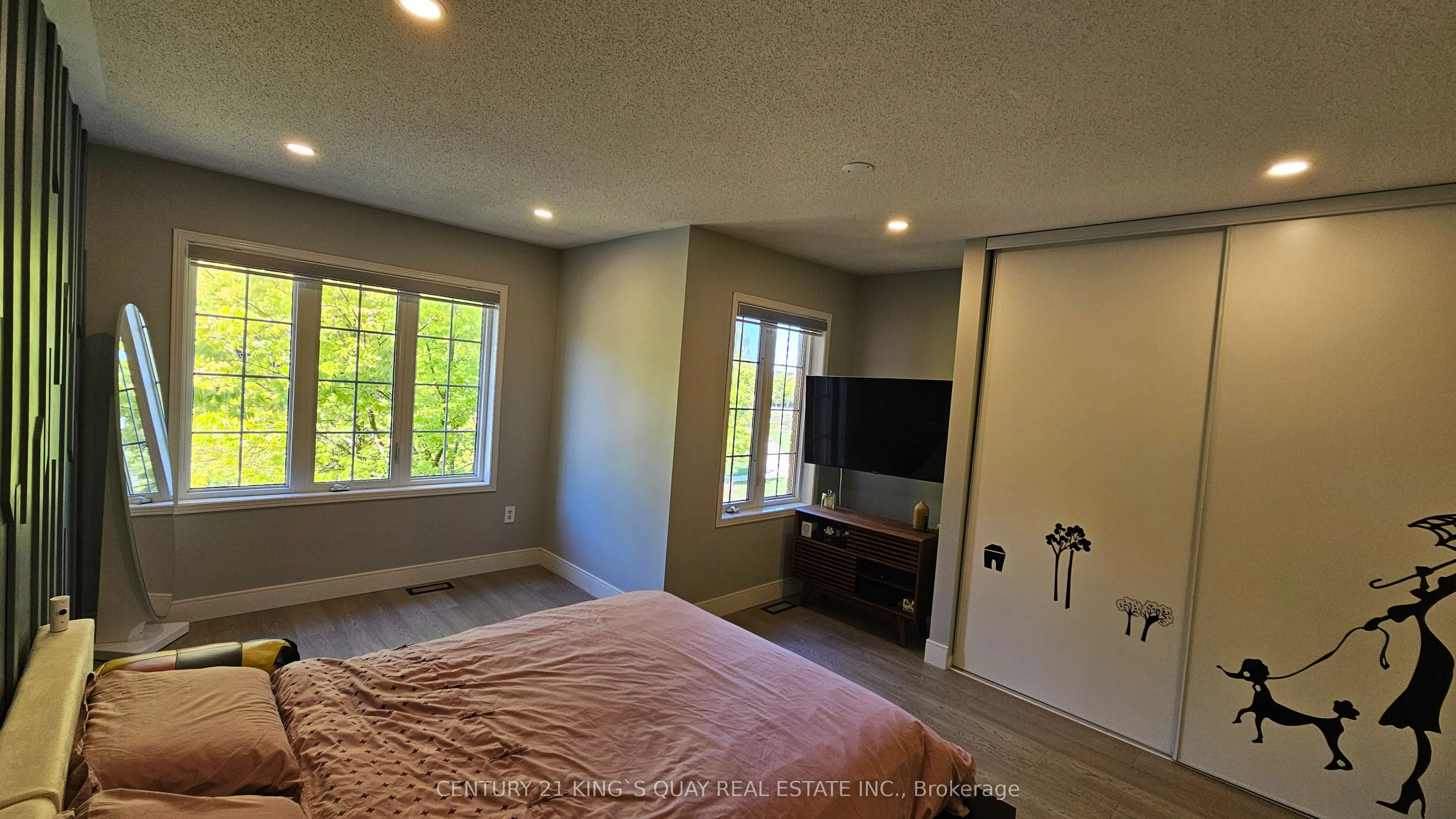 759 Cornell Rouge Boulevard