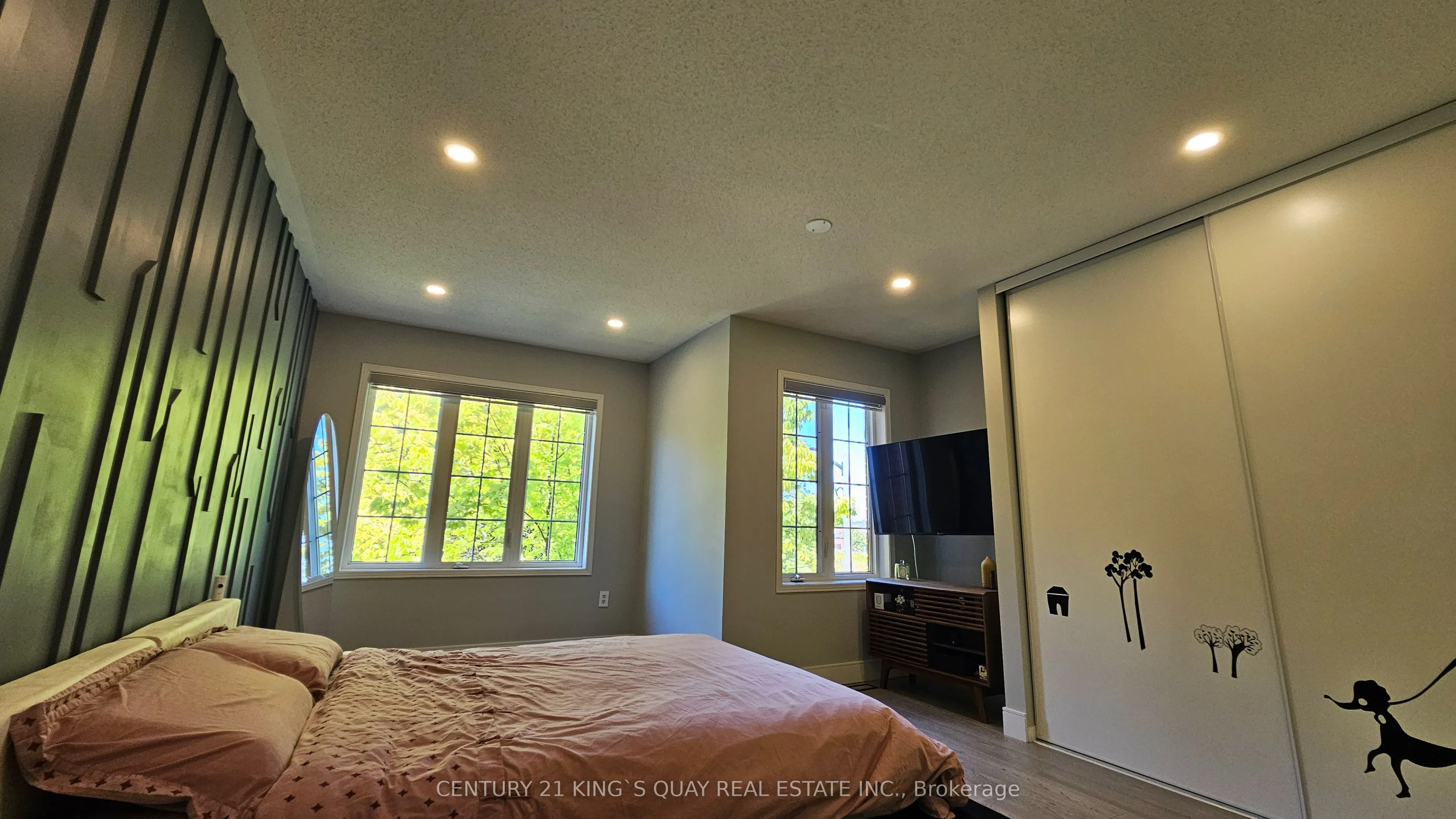 759 Cornell Rouge Boulevard