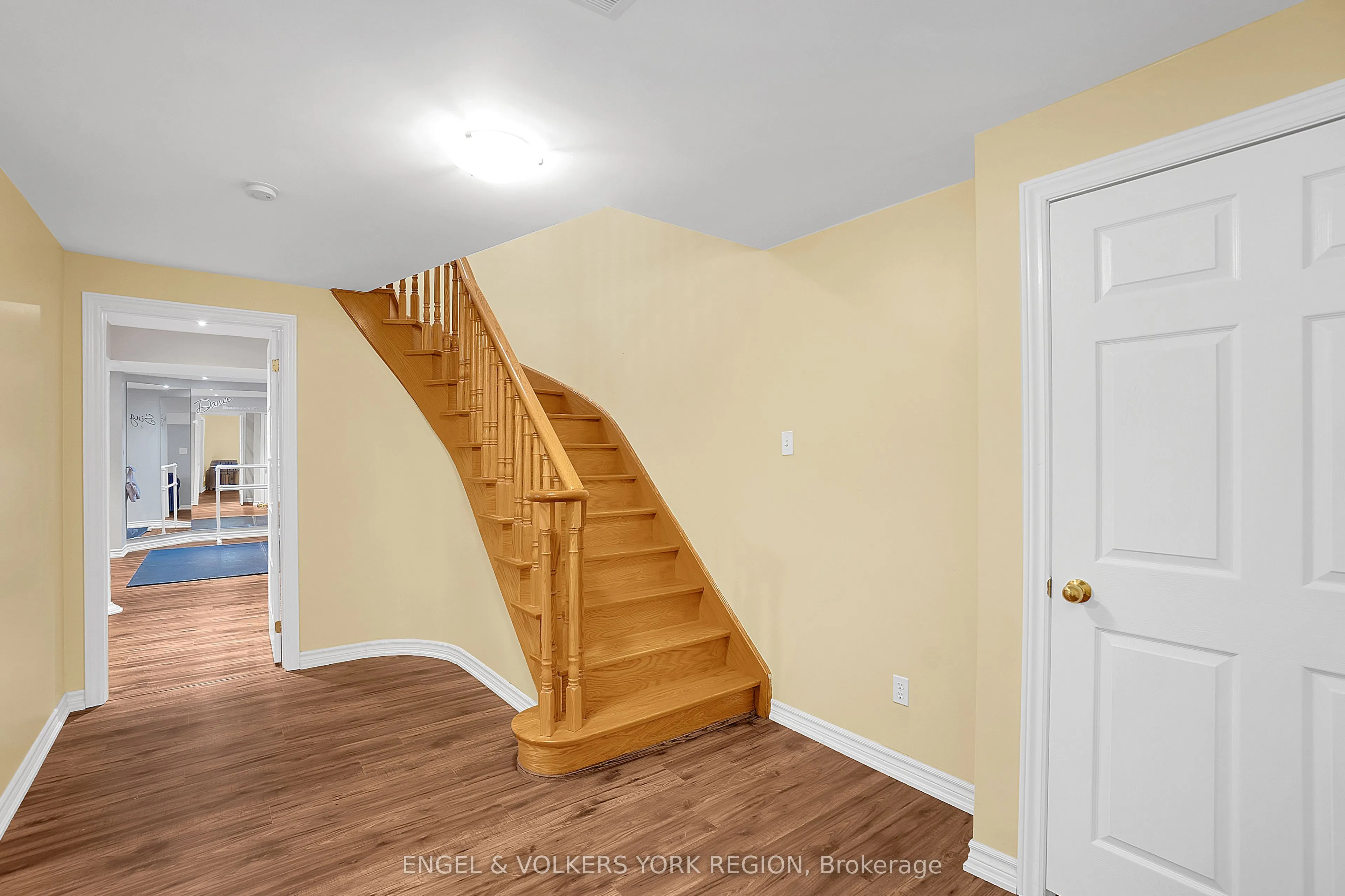 24 Timber Valley Avenue