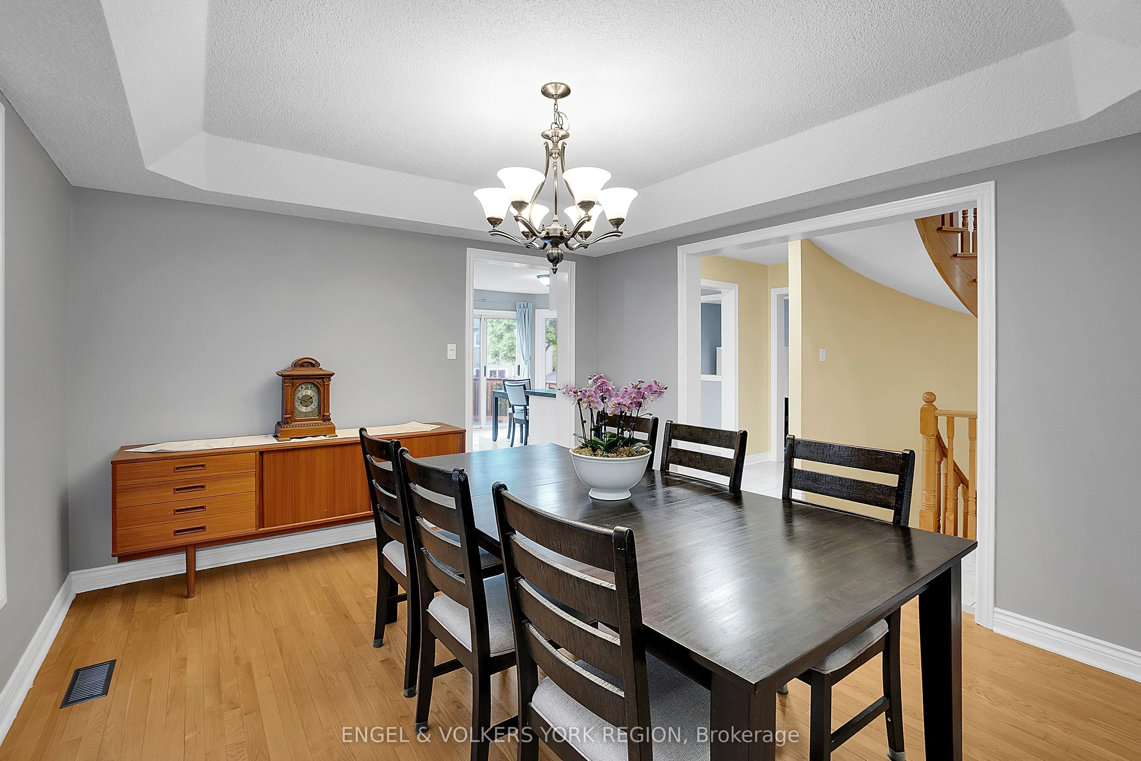 24 Timber Valley Avenue