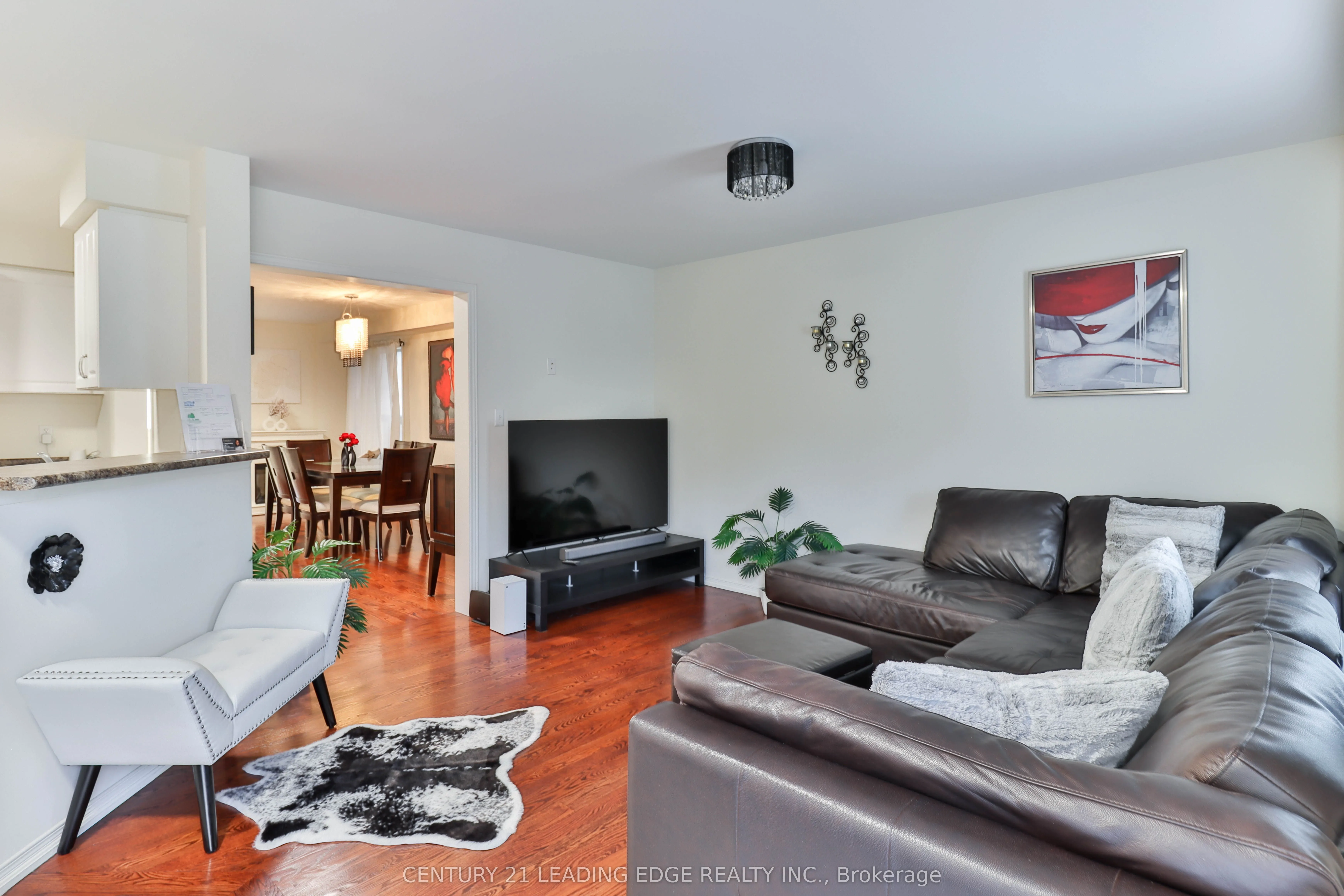 15 Robertdale Court