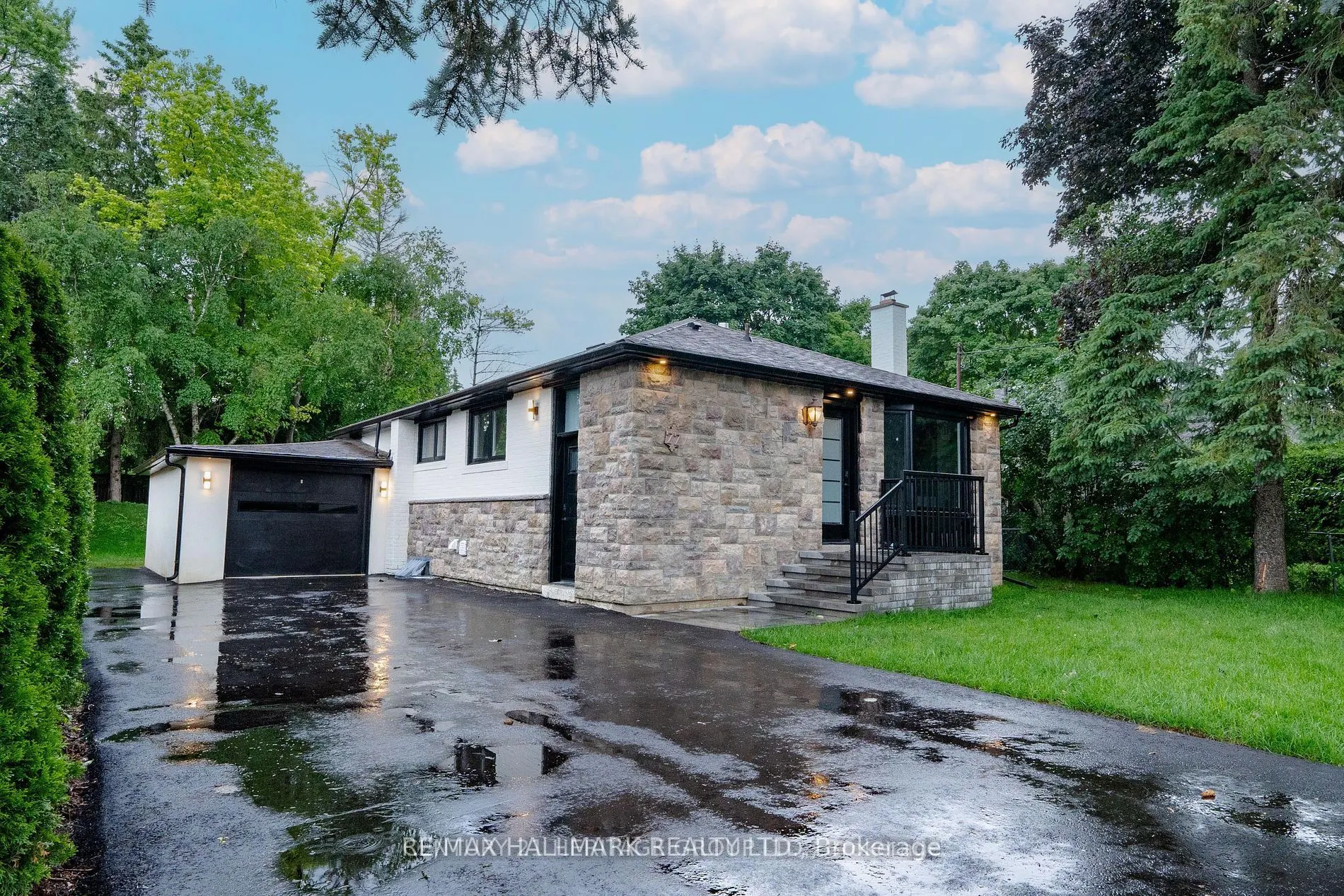 77 Richardson Drive