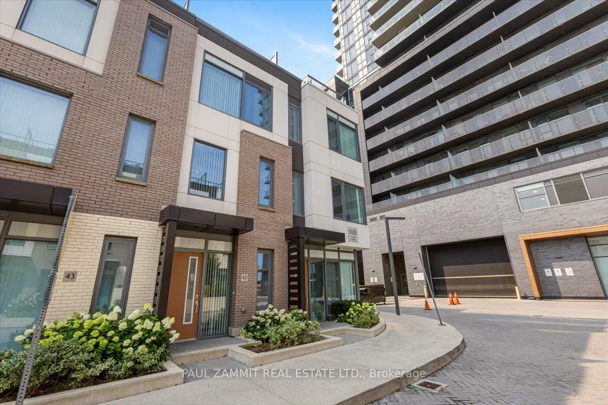 1020 Portage Parkway, #Th42