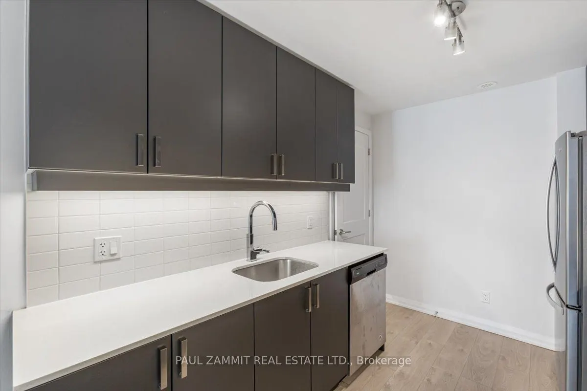 1020 Portage Parkway, #Th42
