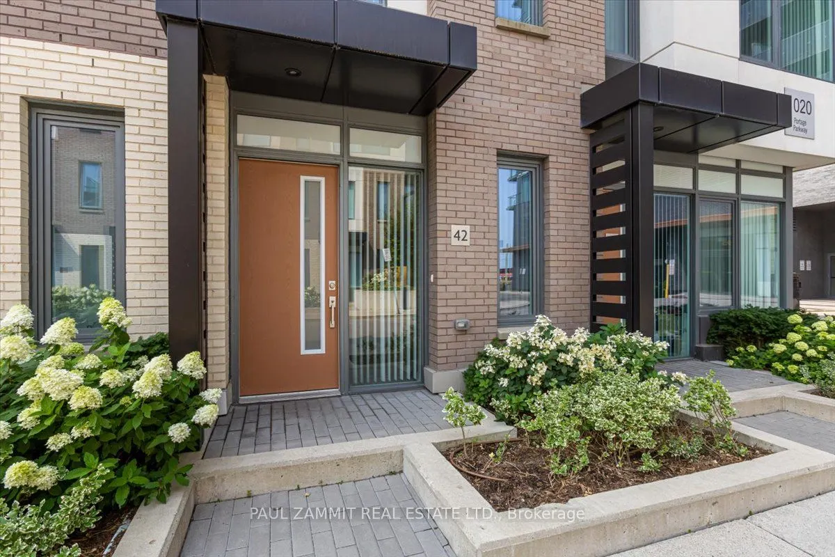 1020 Portage Parkway, #Th42