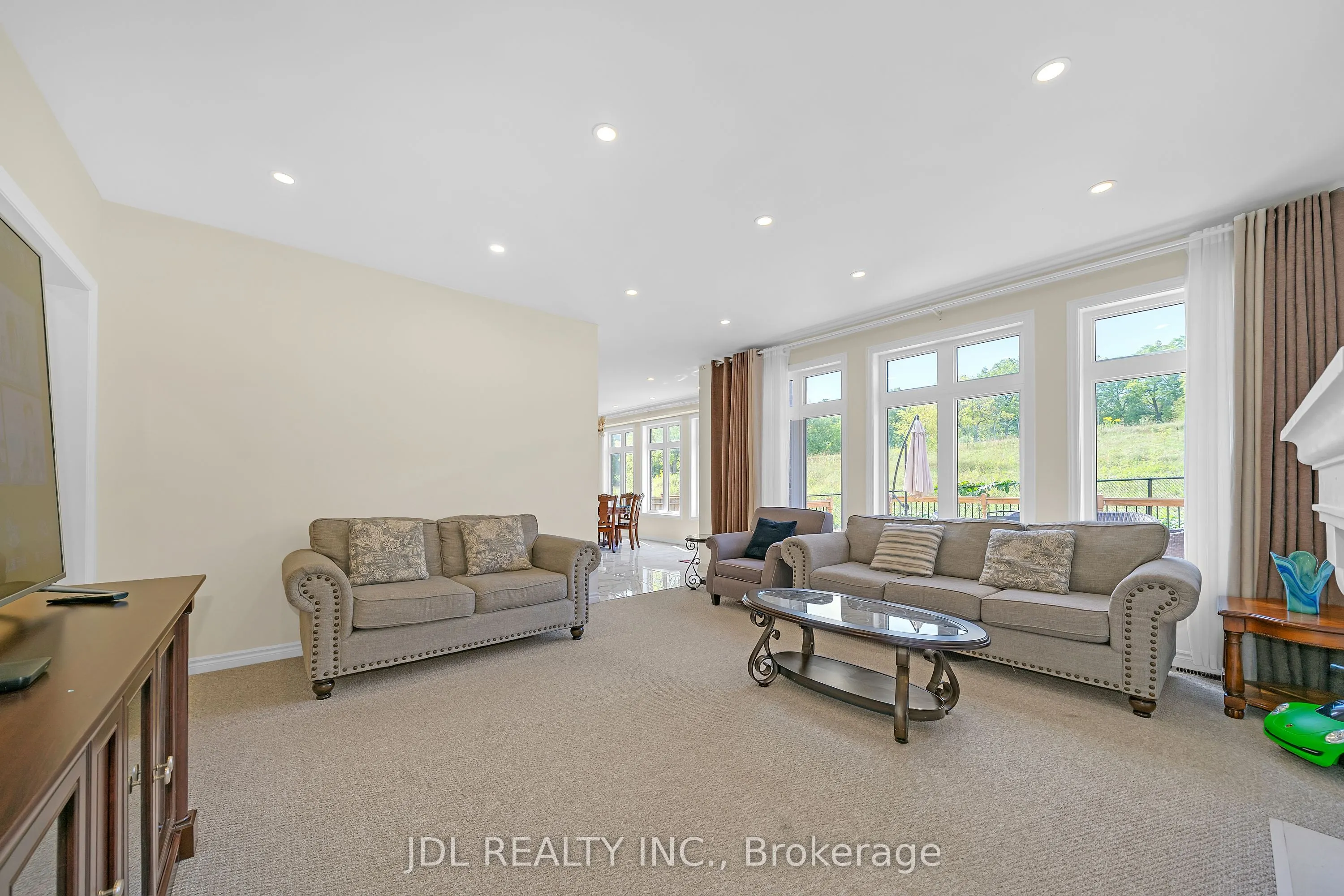 12 Prunella Crescent