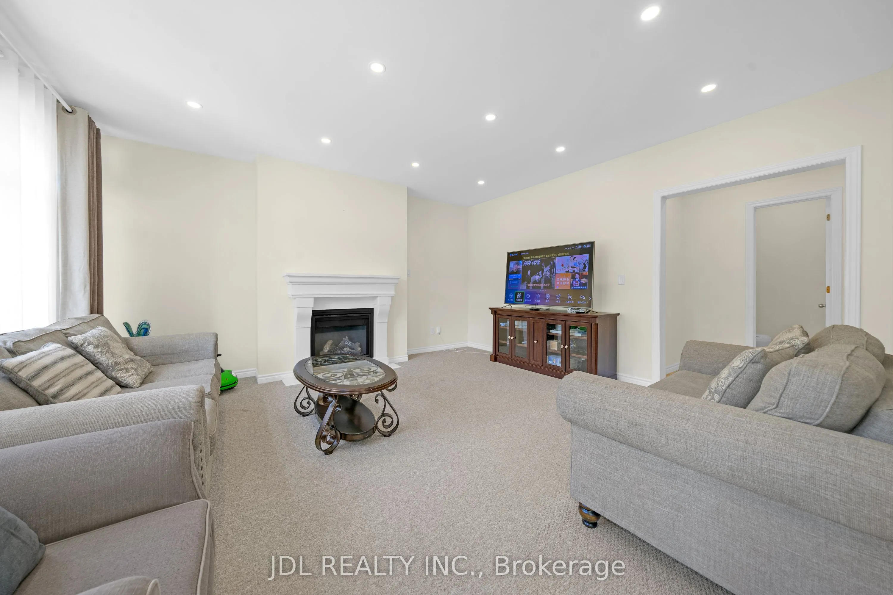 12 Prunella Crescent