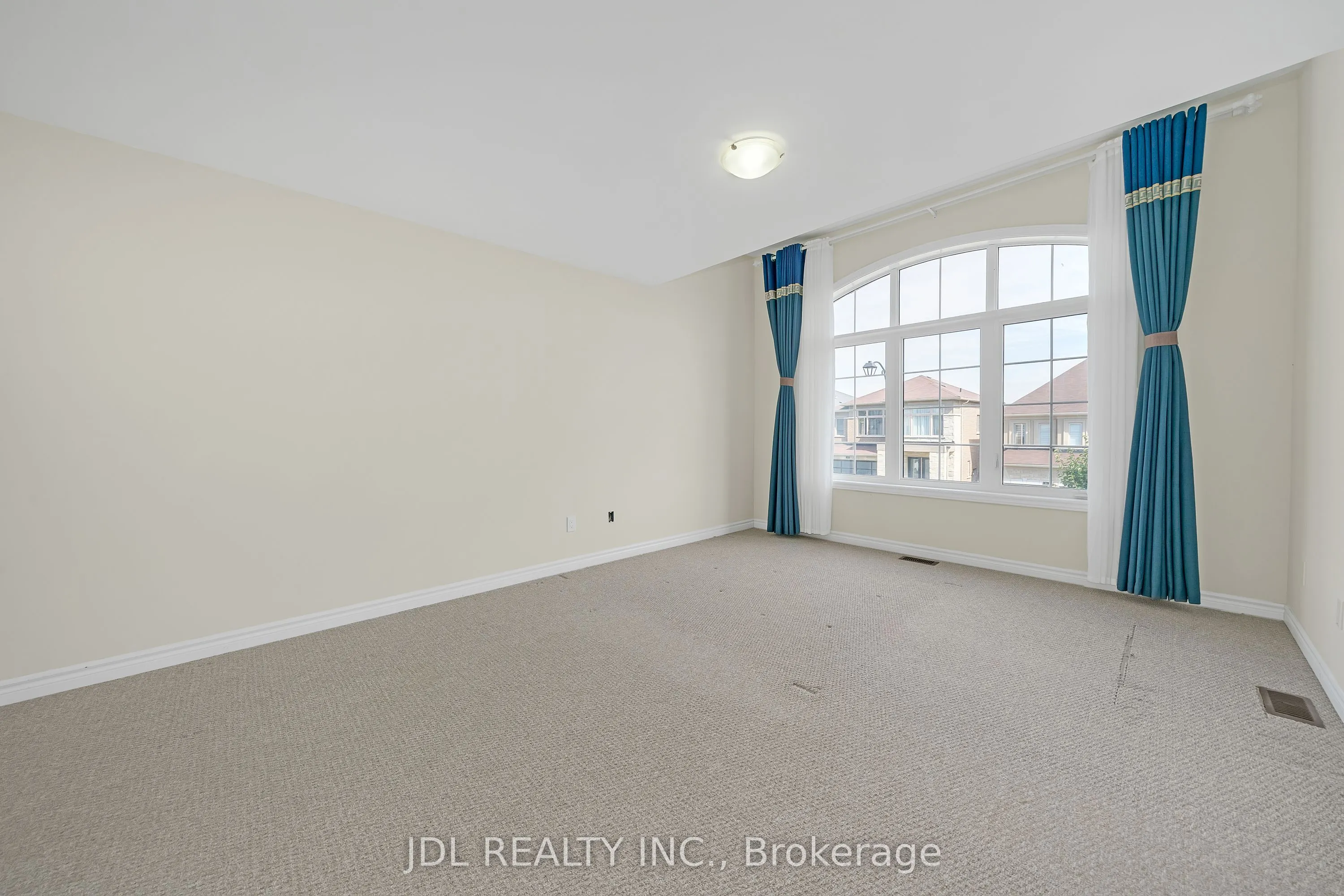 12 Prunella Crescent