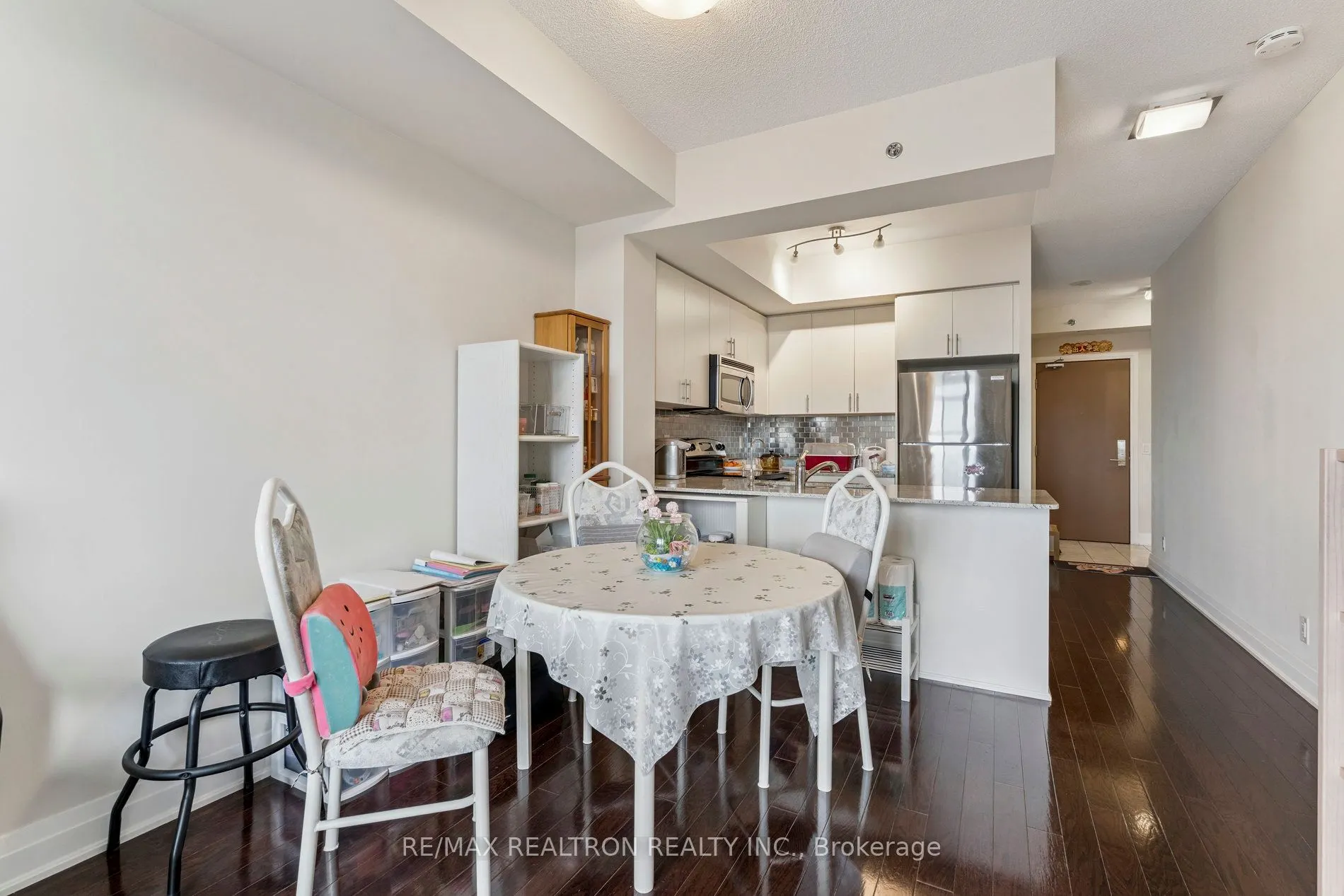 520 Steeles Avenue W, #714
