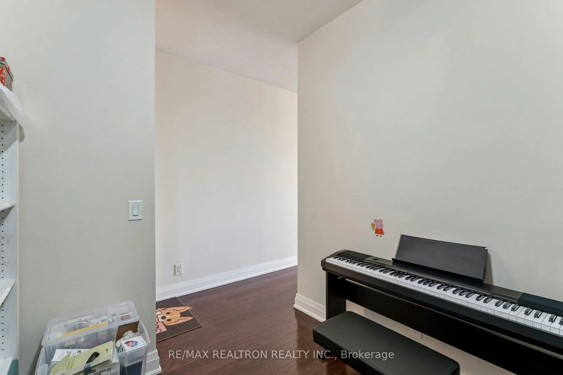 520 Steeles Avenue W, #714