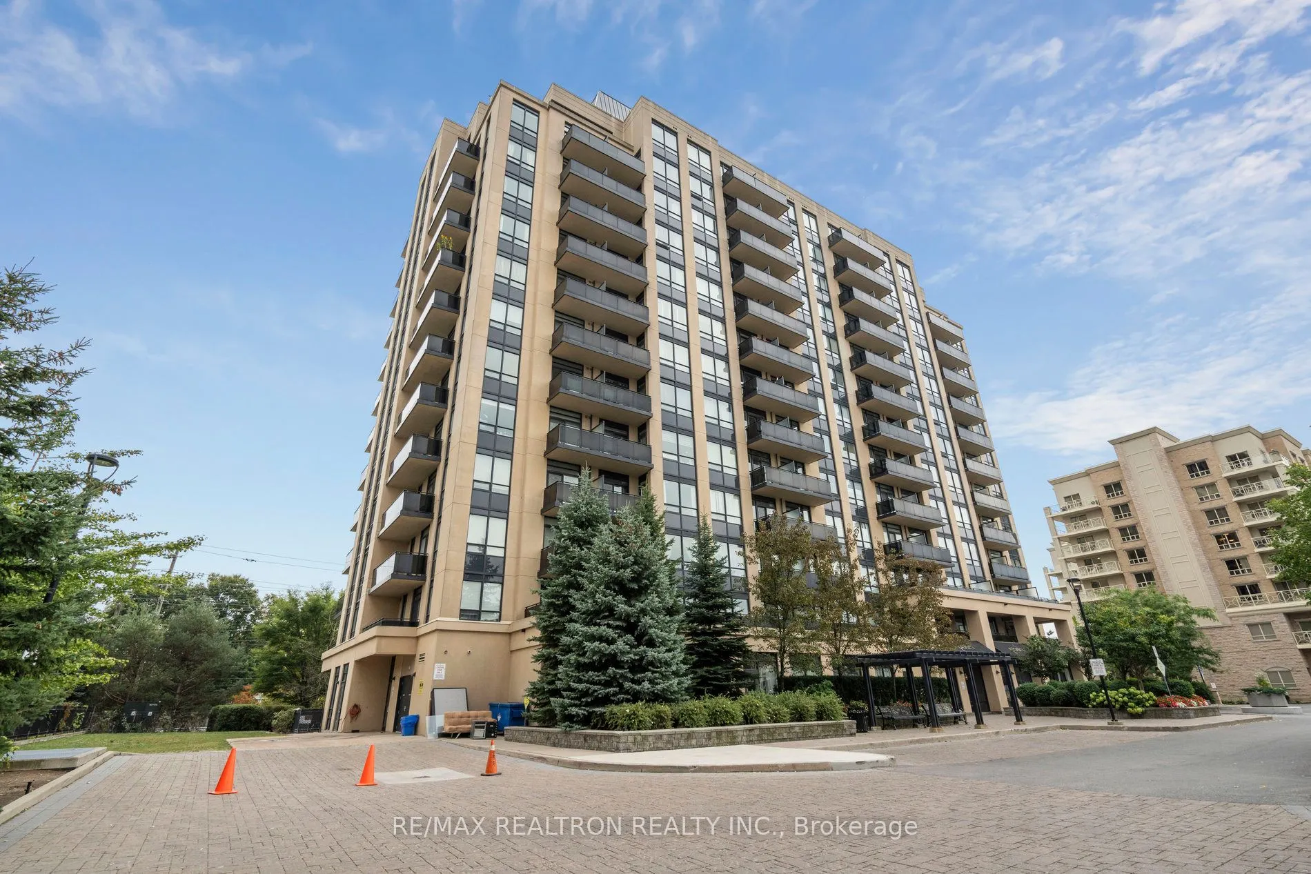 520 Steeles Avenue W, #714