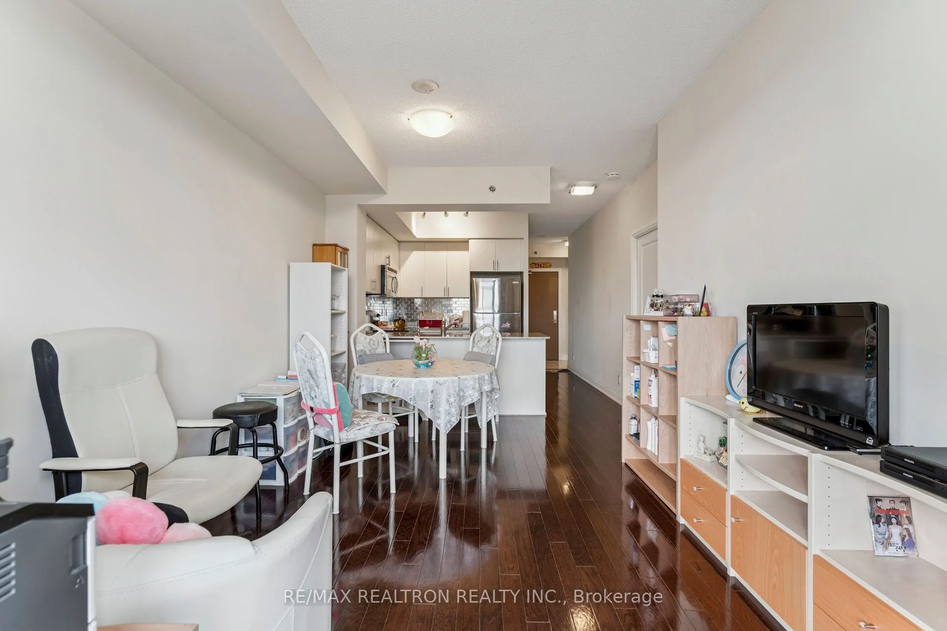 520 Steeles Avenue W, #714