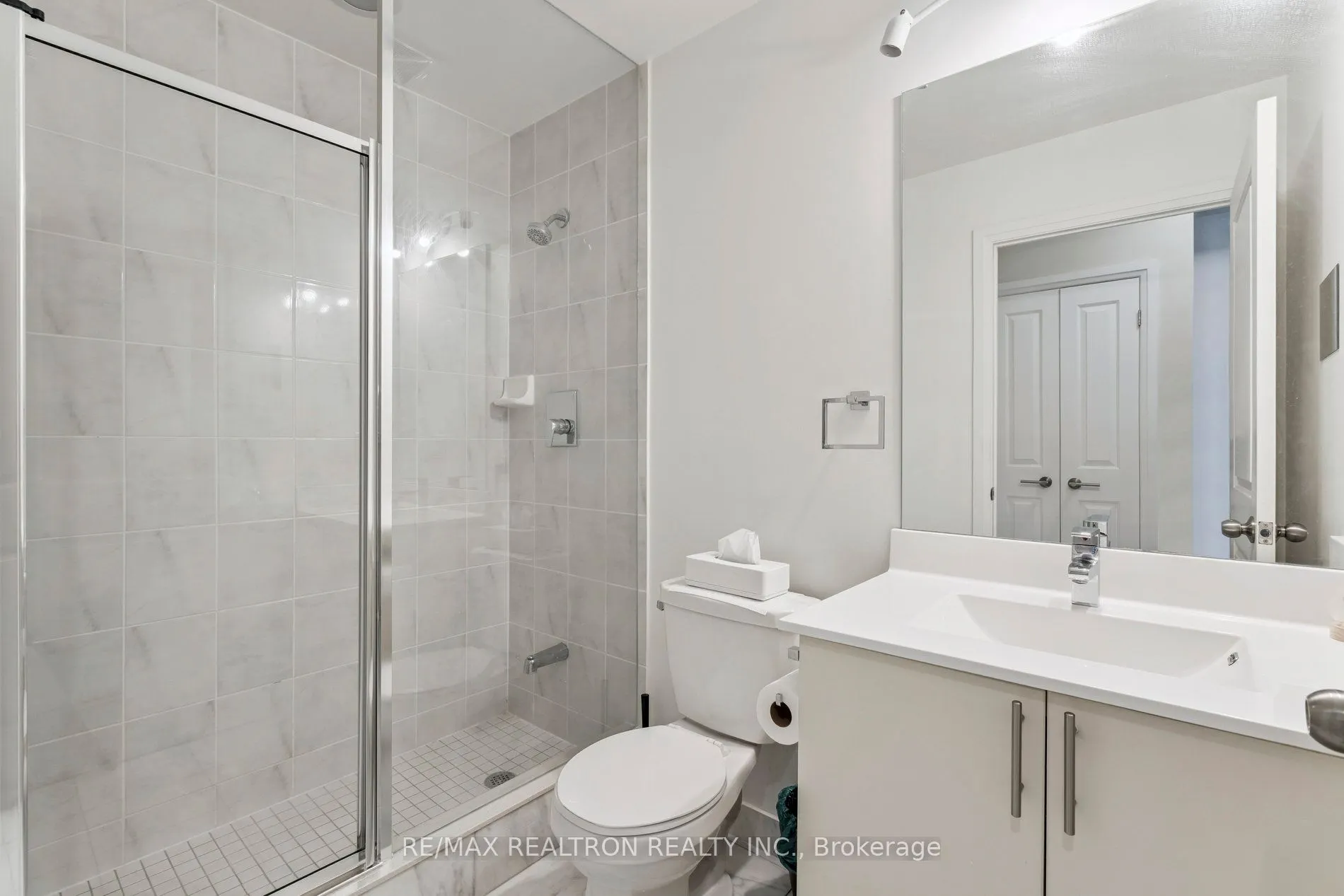 520 Steeles Avenue W, #714