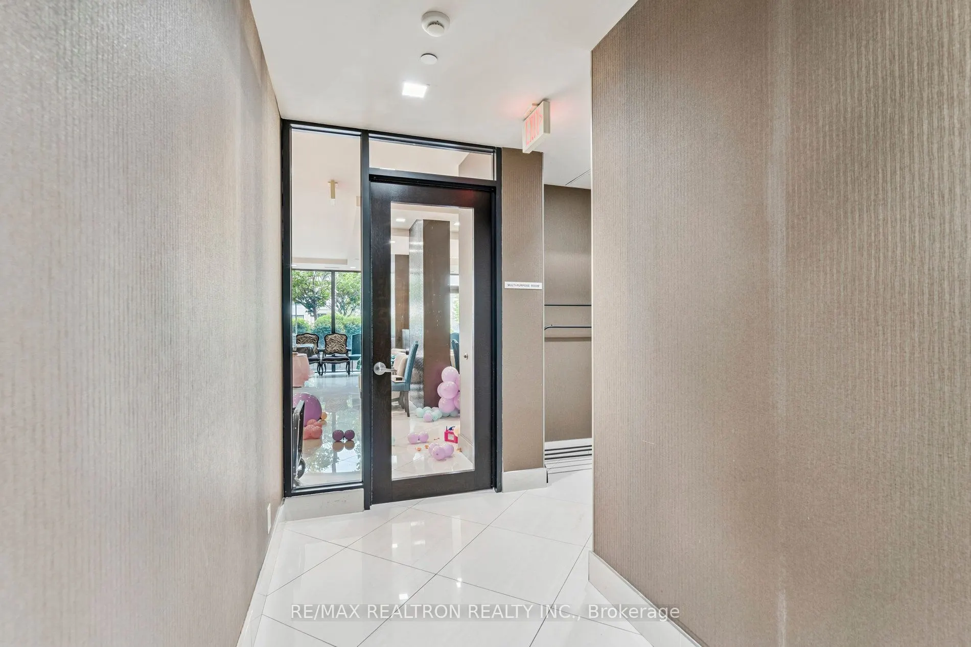 520 Steeles Avenue W, #714