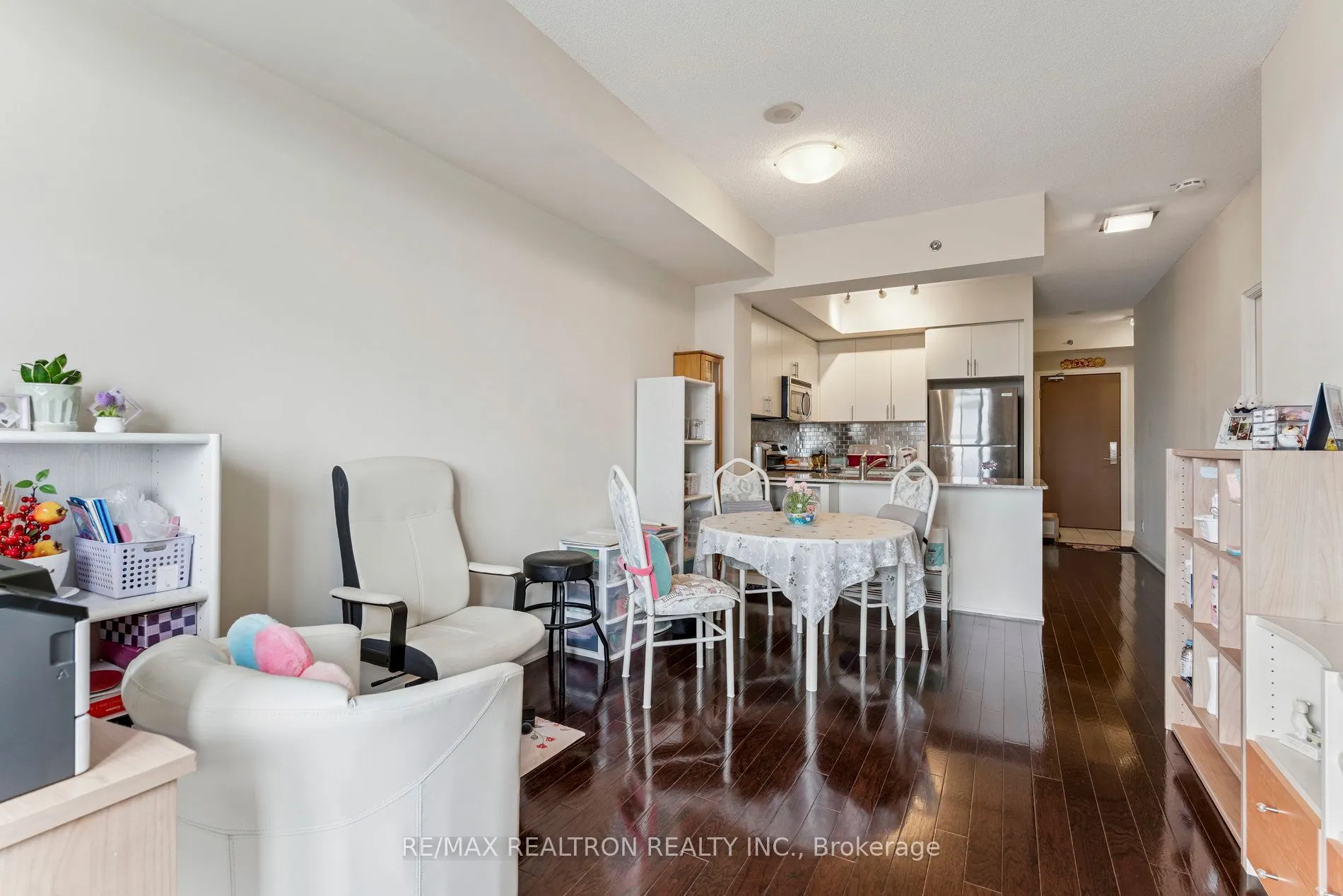 520 Steeles Avenue W, #714