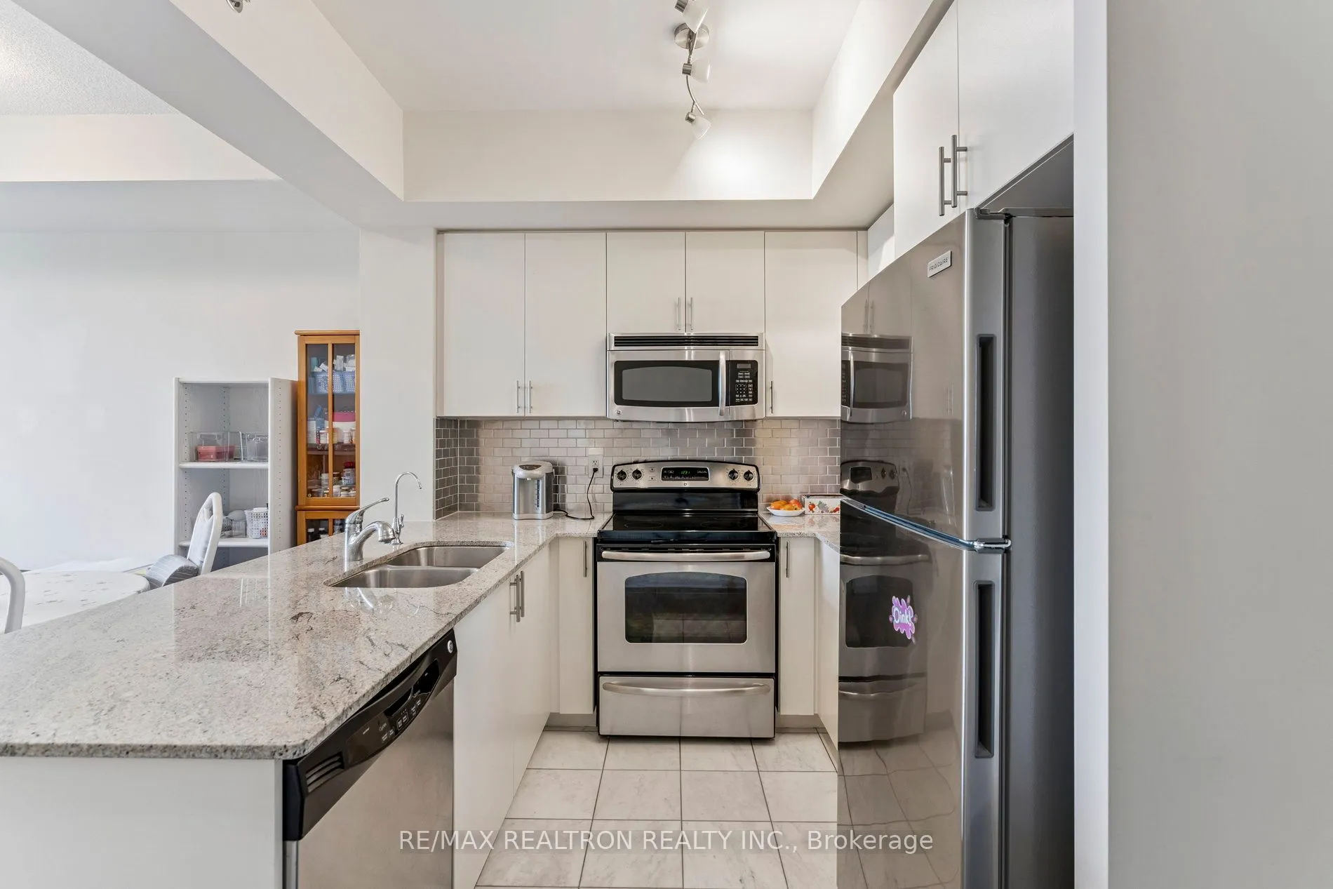 520 Steeles Avenue W, #714