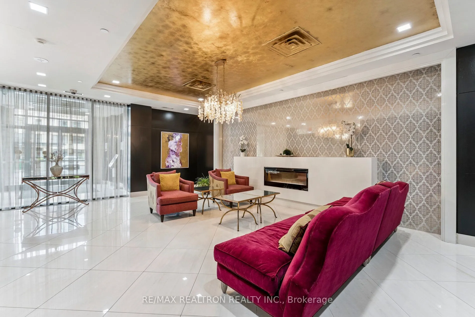 520 Steeles Avenue W, #714