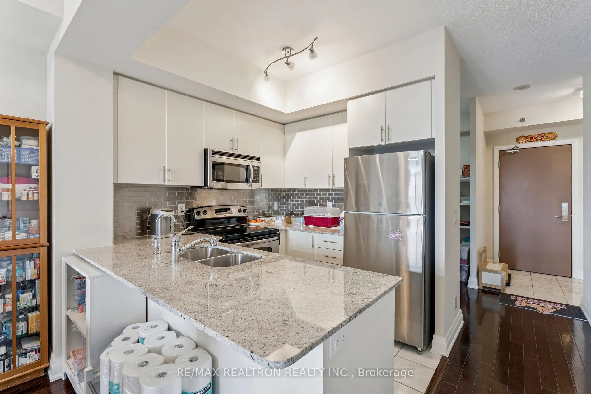 520 Steeles Avenue W, #714
