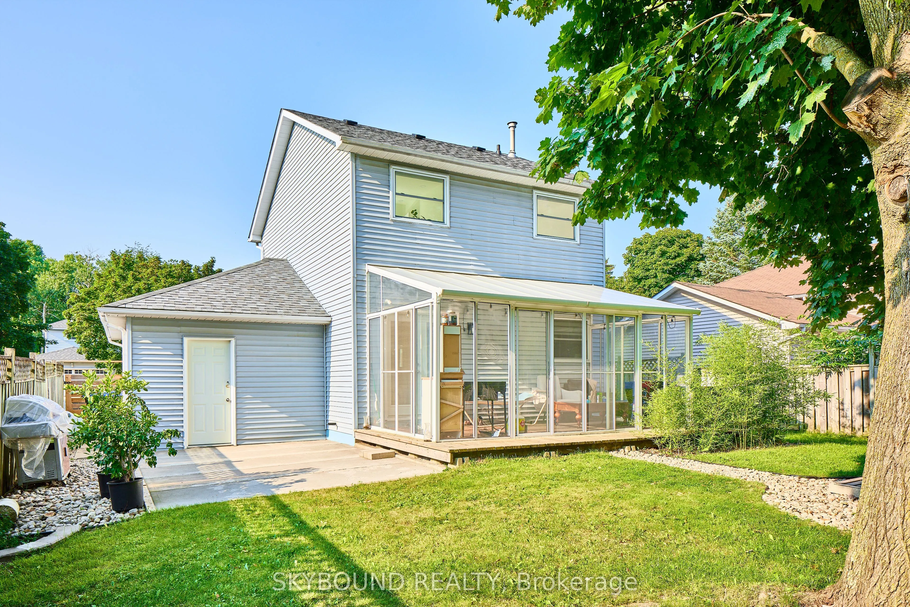 1021 Anna Maria Avenue