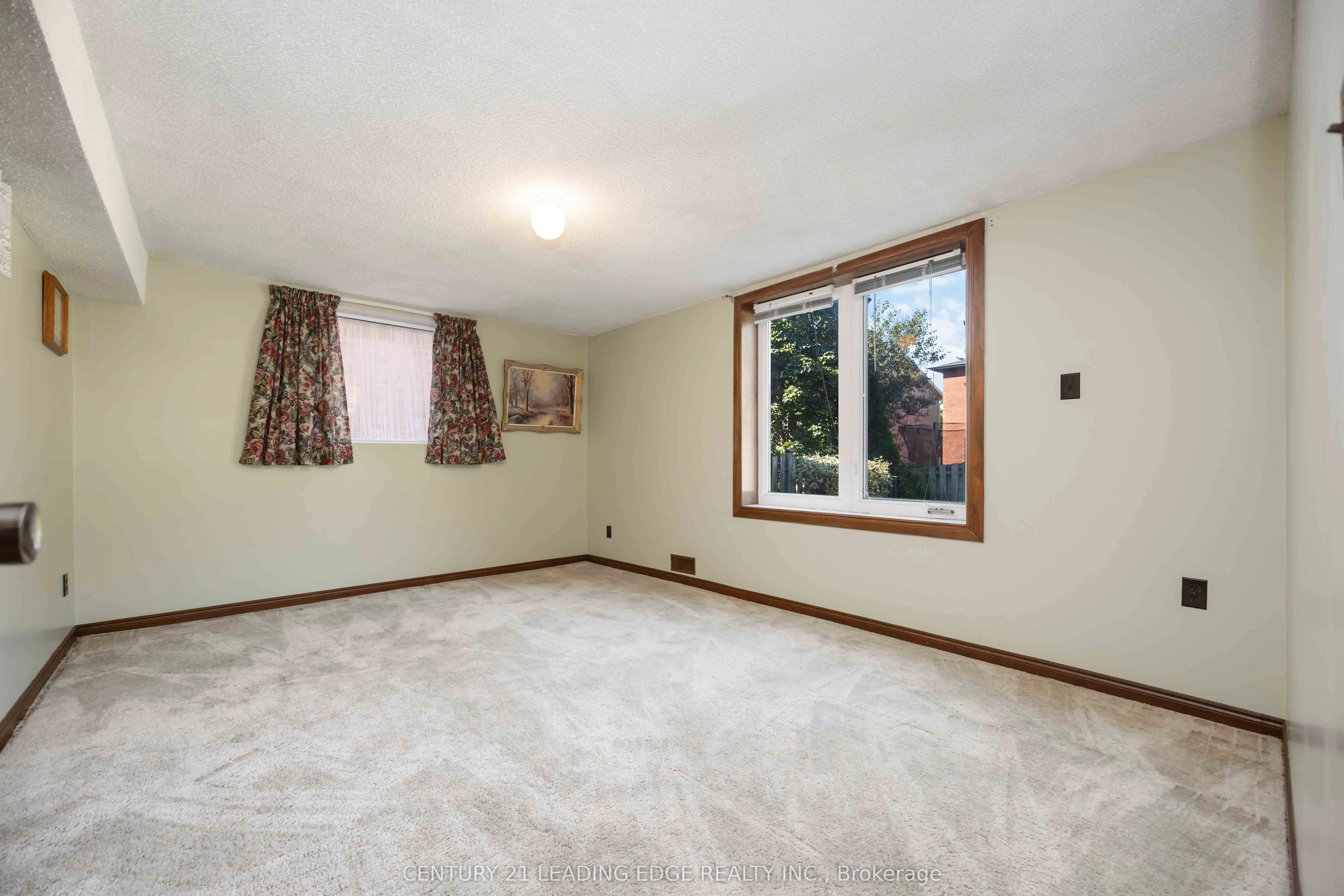 52 ASPEN Crescent