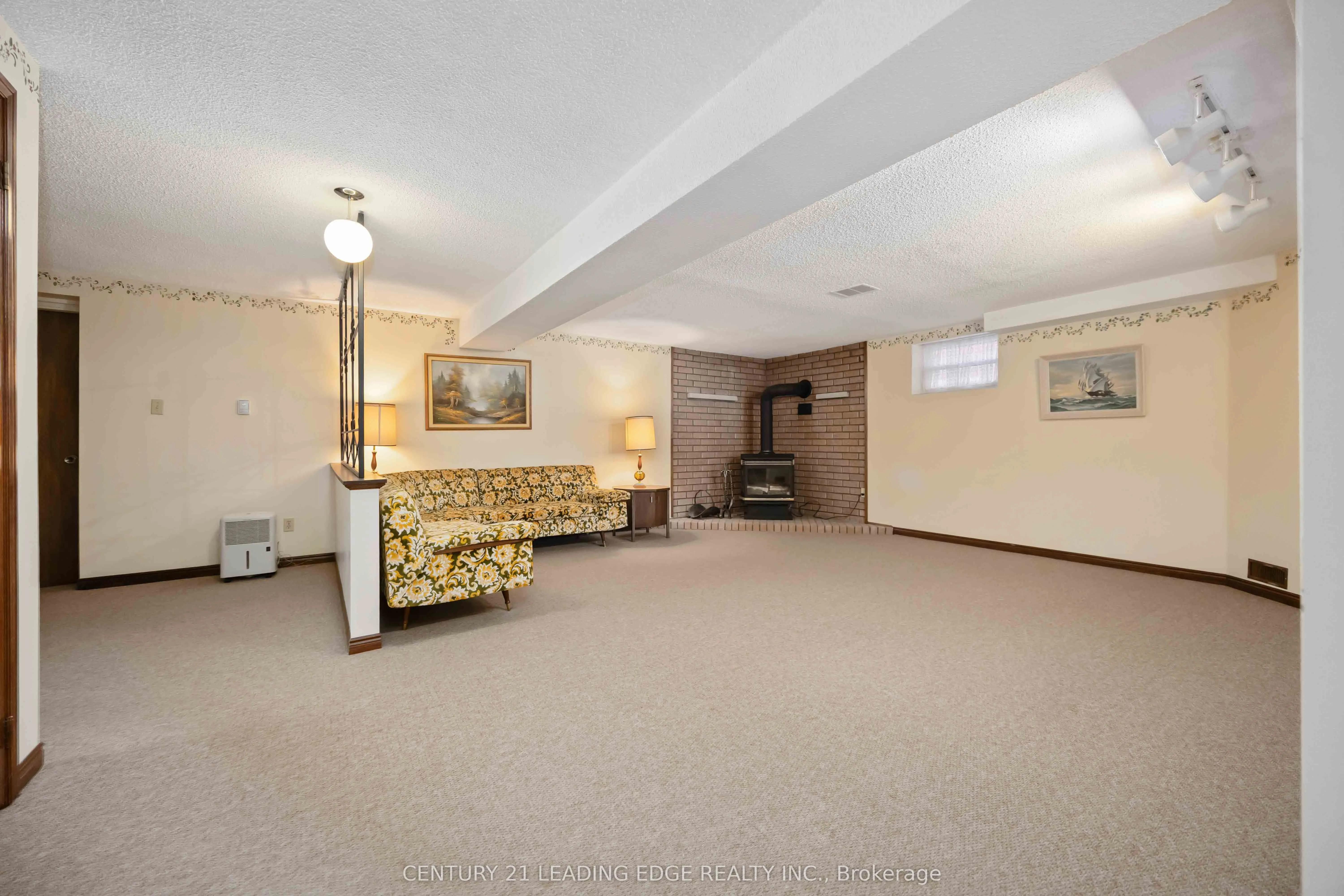 52 ASPEN Crescent